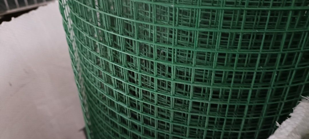 Green netting (Category: Homes & Other Pet Accessories) located in Singapore. Submitted by ngengsoon1958 (Listing ID 1420629480, Image 1). Description: - Green netting roll. - Suitable for birds and small animals. - Durable mesh design. - Versatile use for gardening or pet enclosures..