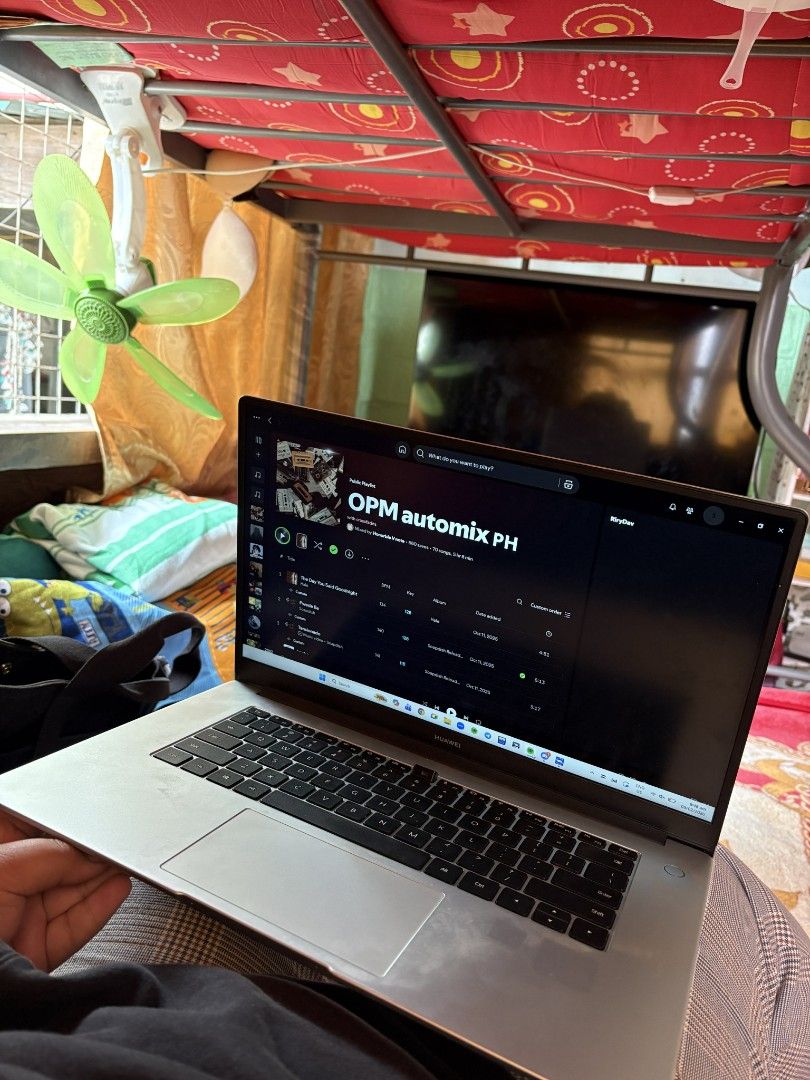 Huawei Matebook D15 Laptop (Category: Laptops & Notebooks) located in Bay. Submitted by peterrss (Listing ID 1420597795, Image 1). Description: - Huawei Matebook D15 Laptop - Intel Core i5-10210U CPU - 8GB RAM - 512GB Storage Nvme - Silver/Gray Finish - 64-bit Operating System - Screen displays OPM automix playlist May kasamang bag PUMA worth 3k php.
