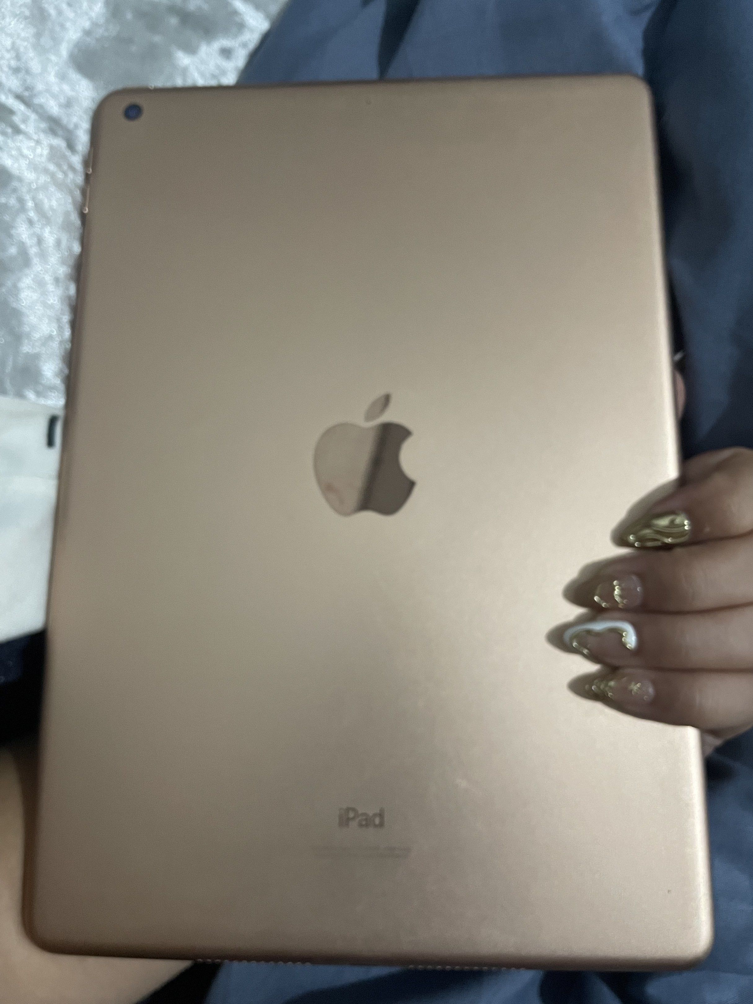 iPad 8th Gen 32GB (WiFi) (Category: iPad) located in Makati City. Submitted by mooncherrielife (Listing ID 1420709853, Image 1). Description: FOR SALE: iPad 8th Gen 32GB (WiFi) – Lady Owned Selling my iPad 8th Generation 32GB (WiFi). ✨ Lady owned ✨ Fully working ✨ No cracks, no major dents ✨ All buttons, camera, speakers working ✨ iCloud signed out / ready to reset 🔋 Battery still working but doesn’t last all day with continuous heavy use (hones