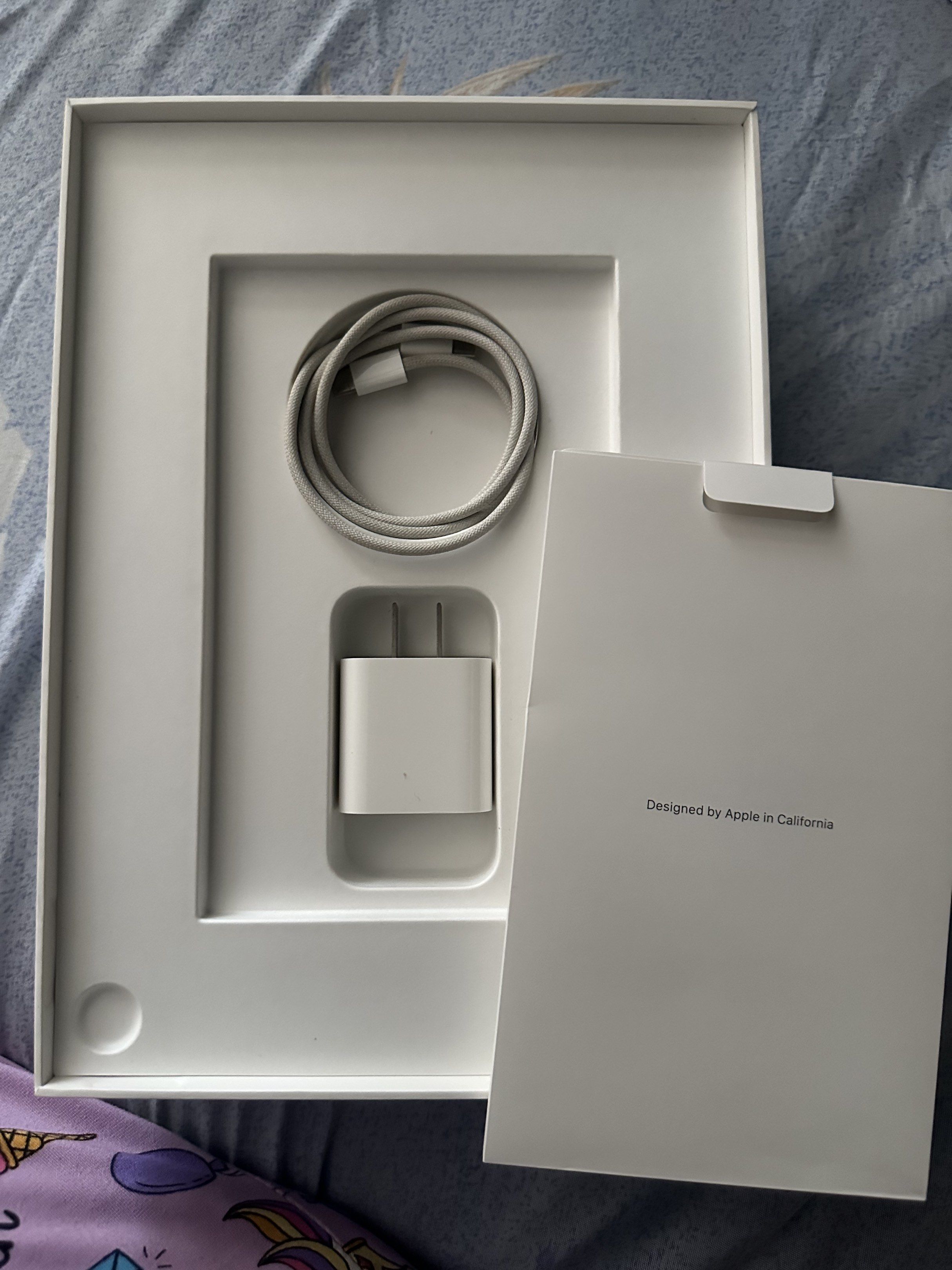 iPad Air M2 - Starlight - 128GB - WiFi only (Category: iPad) located in Manila. Submitted by jlnn1205 (Listing ID 1420568753, Image 3). Description: - Apple iPad Air M2 Starlight - 27000 only ⭐️⭐️ - 128 GB - Wifi only - Bought from Powermac, - complete with ORIGINAL box and charger. Sobrang linis at ayos pa. Both are in pristine condition - 100% Battery - 29 cycle count - babae ang owner :)) second-hand owner. - unli checks and resets upon meet u