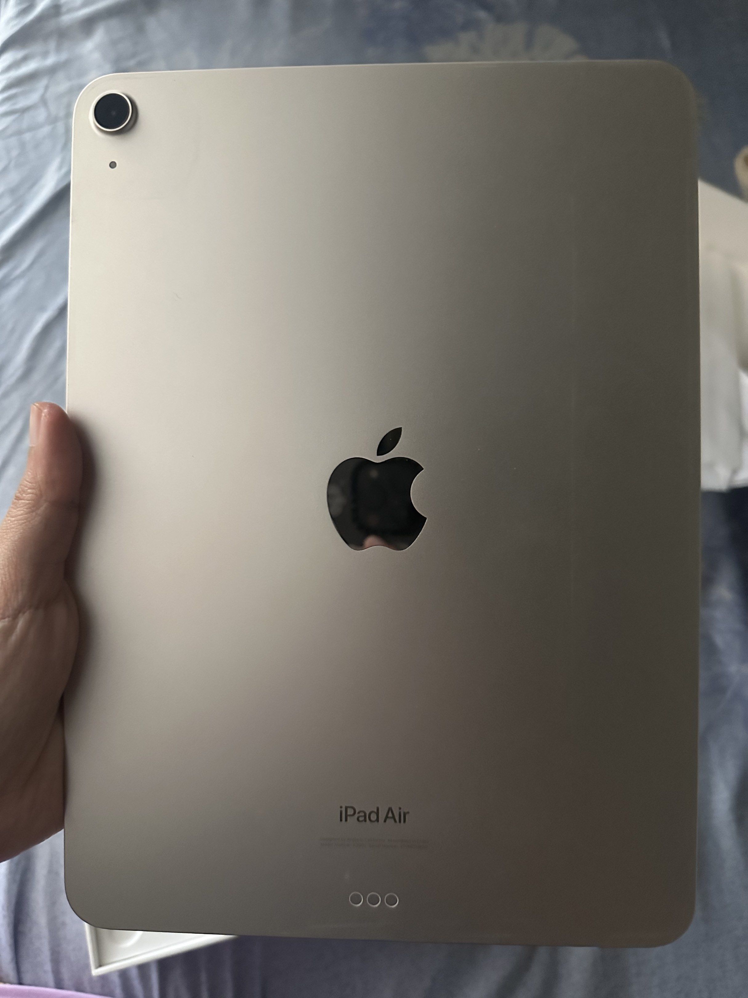 iPad Air M2 - Starlight - 128GB - WiFi only (Category: iPad) located in Manila. Submitted by jlnn1205 (Listing ID 1420568753, Image 2). Description: - Apple iPad Air M2 Starlight - 27000 only ⭐️⭐️ - 128 GB - Wifi only - Bought from Powermac, - complete with ORIGINAL box and charger. Sobrang linis at ayos pa. Both are in pristine condition - 100% Battery - 29 cycle count - babae ang owner :)) second-hand owner. - unli checks and resets upon meet u