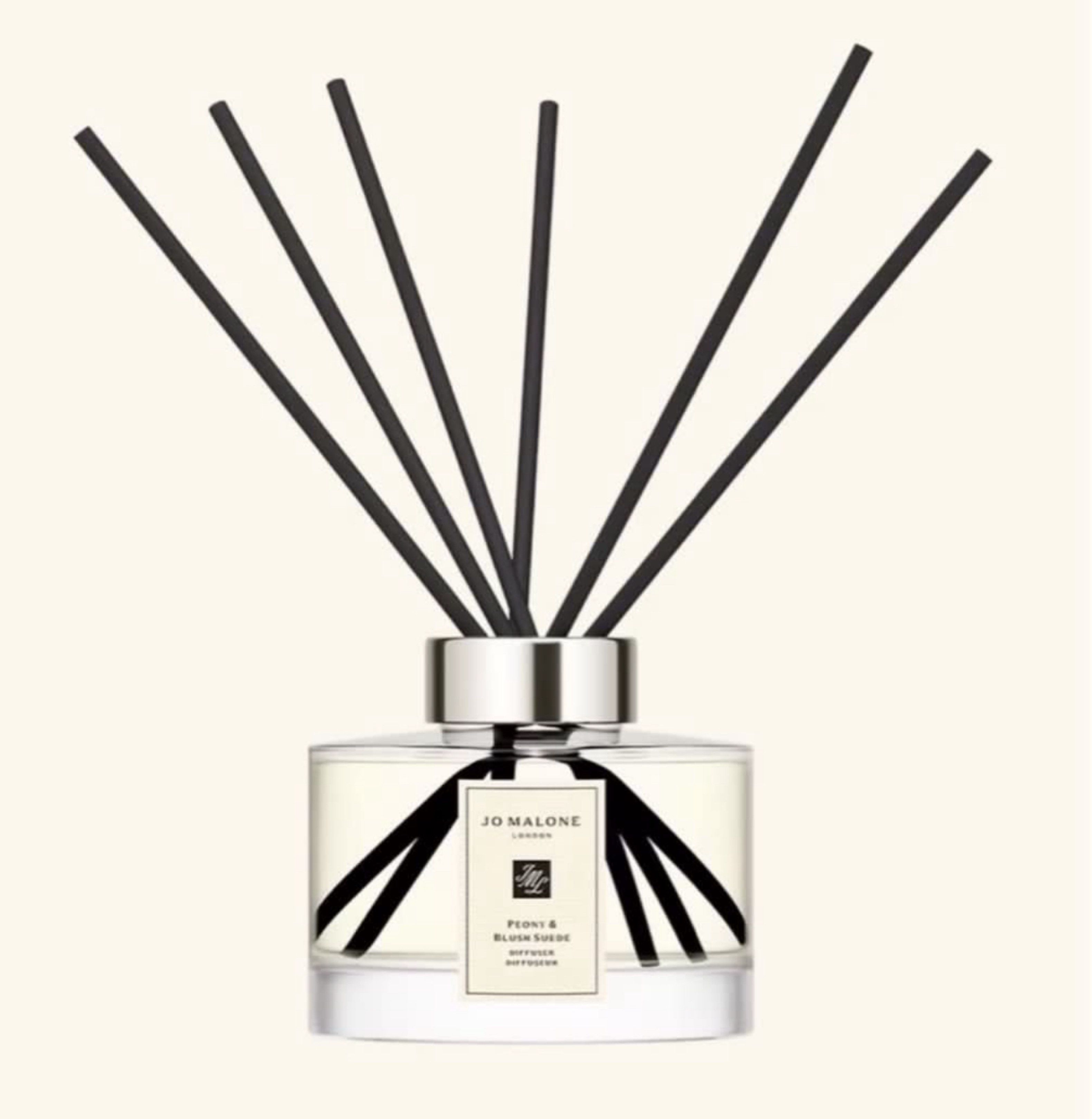 JO MALONE DIFFUSER 165ml (Category: Home Fragrance) located in Singapore. Submitted by cjyjn (Listing ID 1420668063, Image 3). Description: READY STOCK!! FULL SET WITH PAPER BAG Scents available : - ENGLISH PEAR & FREESIA - WOOD SAGE & SEASALT - PEONY & BLUSH SUEDE - LIME BASIL & MANDARIN - RED ROSES *SOLD OUT - WILD BLUE BELL *SOLD OUT MEET UPs ONLY at: Paya lebar MRT station exit C or COURIER +$6.50 (up to 4 pieces) with tracking *LOW BALLERS W