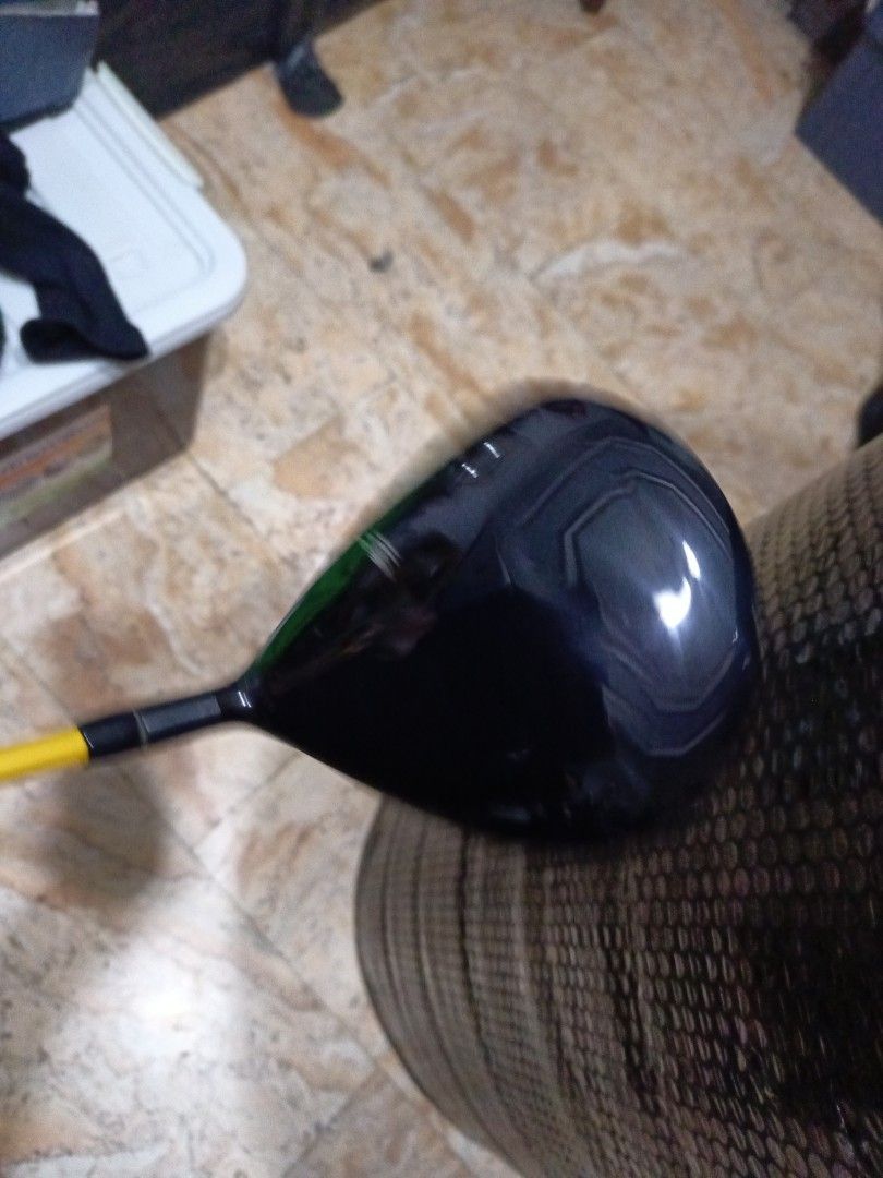 King Cobra S9-1 Pro S Driver (Category: Golf) located in Manila. Submitted by yeonmei5614747 (Listing ID 1420619043, Image 2). Description: - King Cobra S9-1 Pro S Driver - 8.5-degree loft - Stylish black and yellow design - Yellow shaft with graphic pattern.