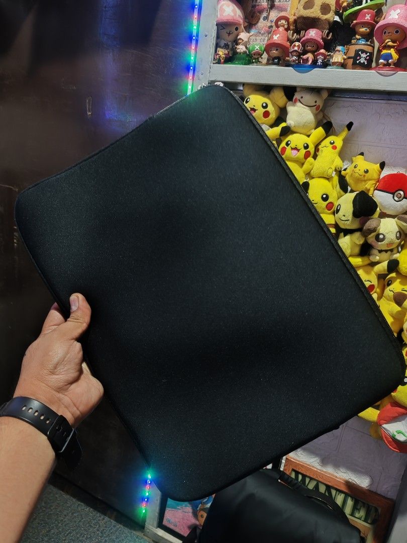 Laptop Sleeve (Black) (Category: Laptop Bags & Sleeves) located in Quezon City. Submitted by blackstar08 (Listing ID 1420684817, Image 2). Description: Laptop Sleeve For Sale For 15-16 inches Laptop Brand New Pa RFS: Malaki for my laptop.
