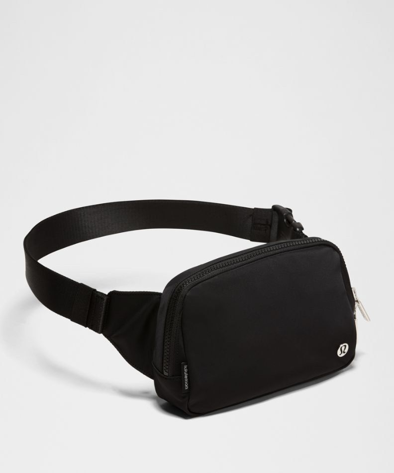 Lululemon Everywhere Belt Bag 2L in Black (Category: Cross-body Bags) located in Orani. Submitted by fromlove.withluxe (Listing ID 1420622717, Image 3). Description: .