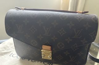 (Category: ) located in . Submitted by aszaa_preloved (Listing ID 1420694700, Image 1). Description: .