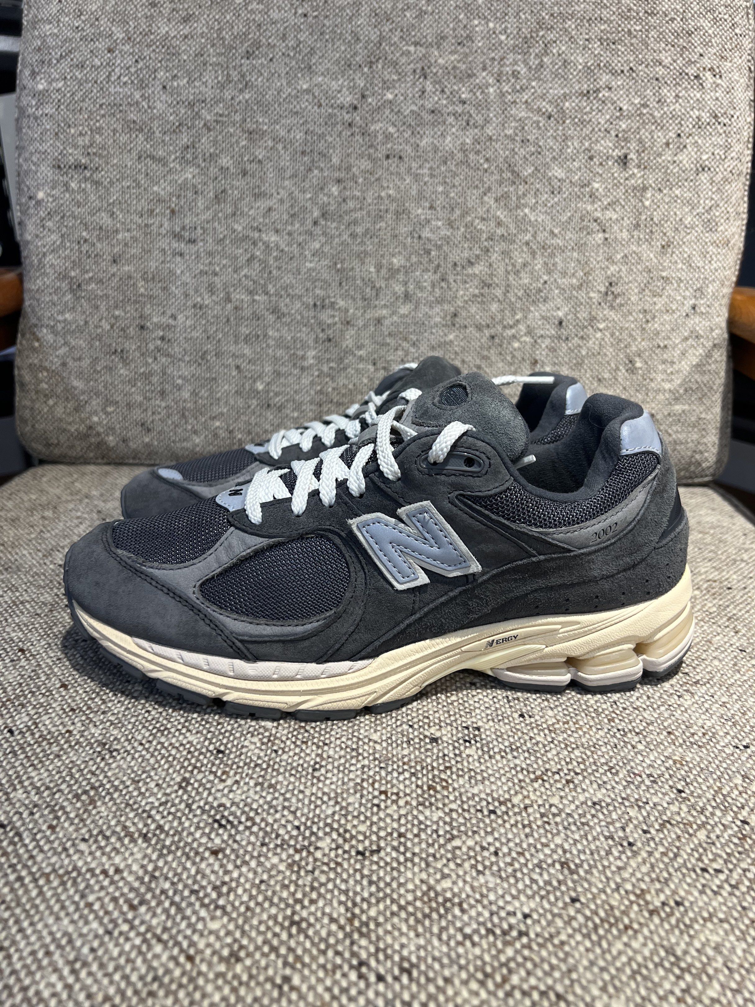 New Balance 2002R Grey Sneakers (Category: Sneakers) located in Baguio. Submitted by cray1234 (Listing ID 1420742444, Image 2). Description: - New Balance 2002R sneakers - Size: US 7.5 Men / US 9 Women (25.5cm insole) - Color: Grey and off-white - Condition: Excellent - Includes original laces.