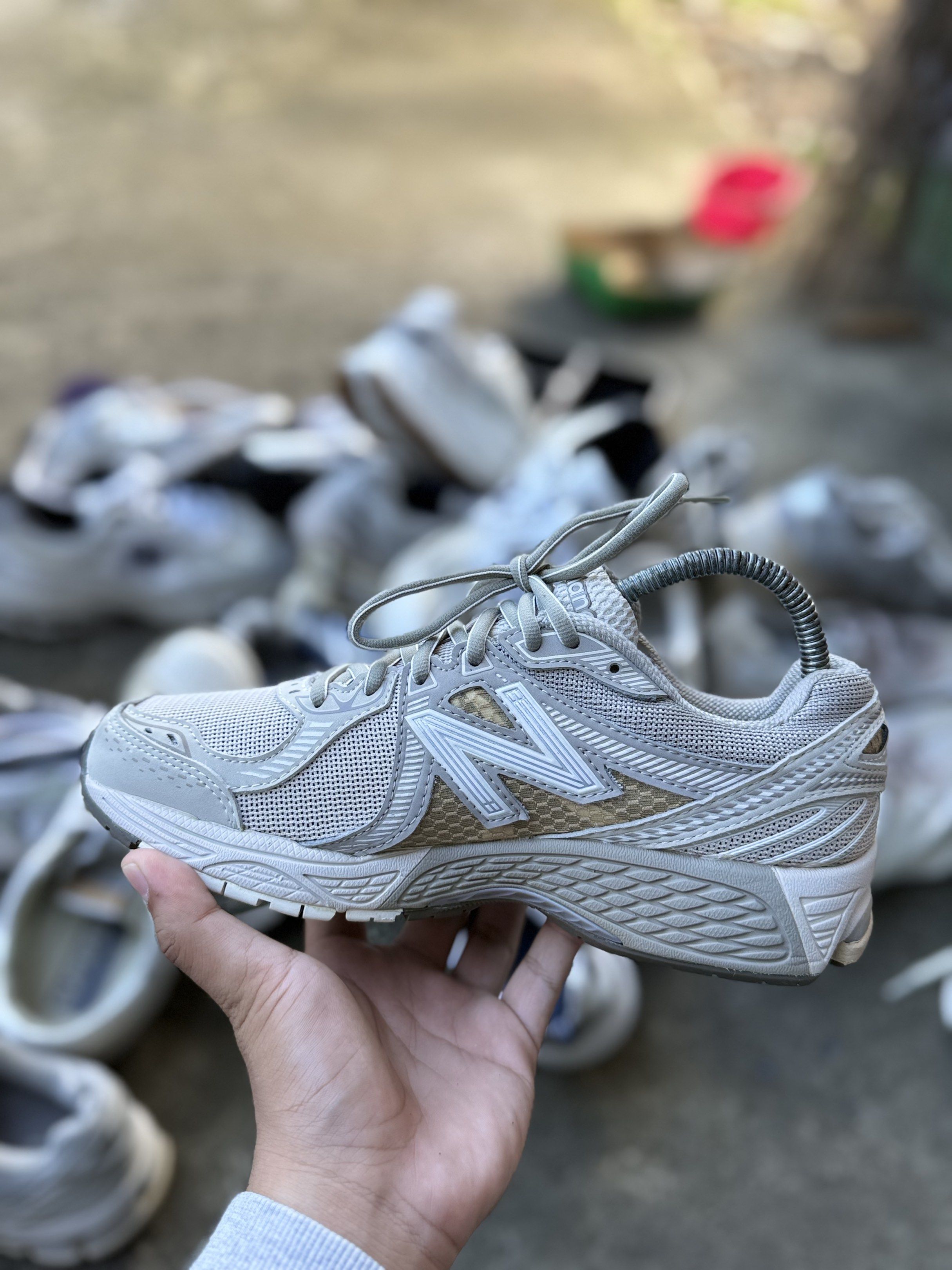 New balance 860 v2 (Category: Sneakers) located in Bayog. Submitted by hared_dos (Listing ID 1420669367, Image 2). Description: As new!.