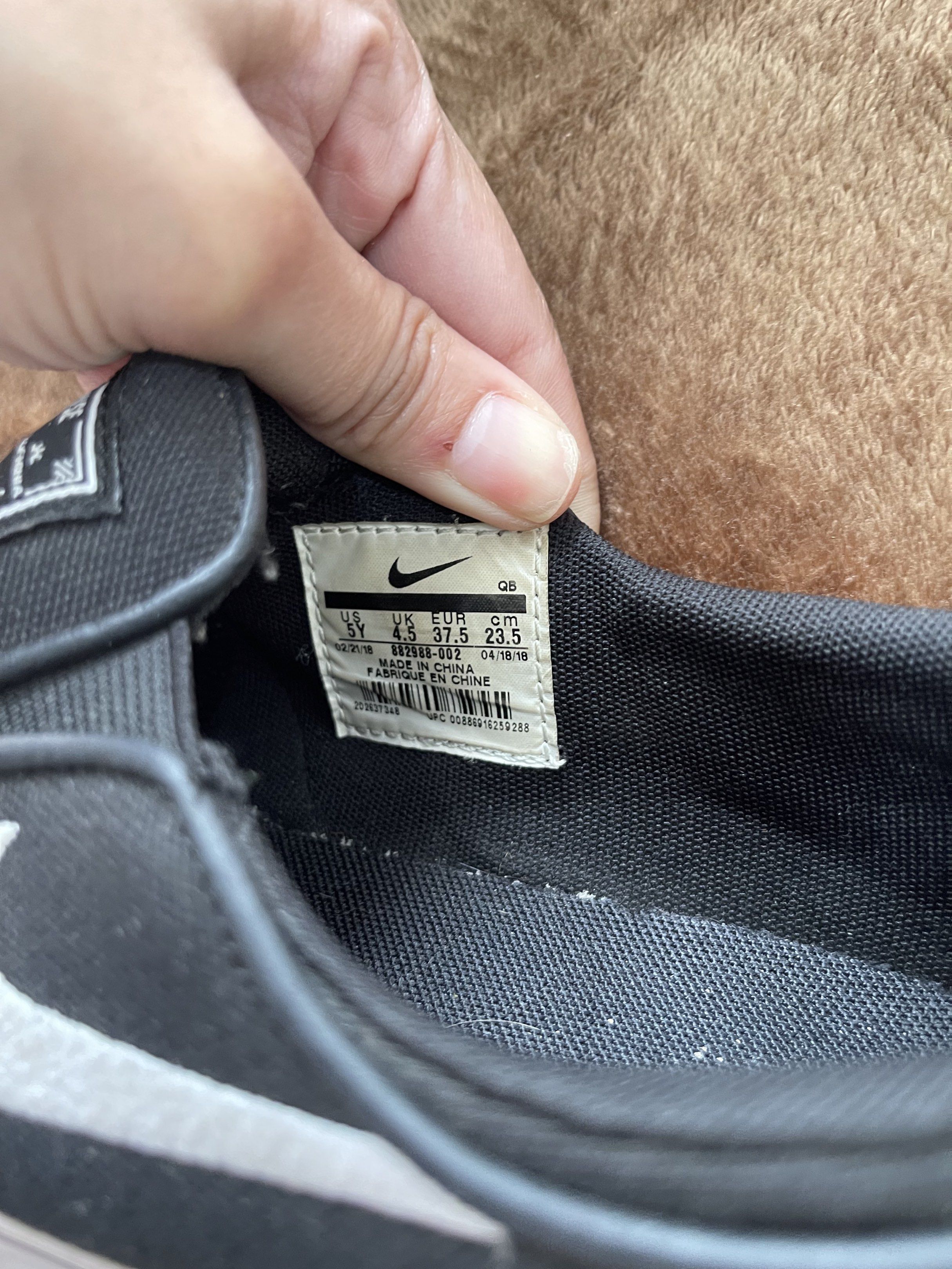 Nike SB Janoski Slip-On Black (Category: Sneakers) located in Manila. Submitted by joyobaldo158861 (Listing ID 1420576648, Image 3). Description: - Nike SB Janoski Slip-On - Color: Black with white sole - Size: US 6Y / EUR 37.5 / 23.5 cm - Features: Slip-on design, white Nike swoosh.