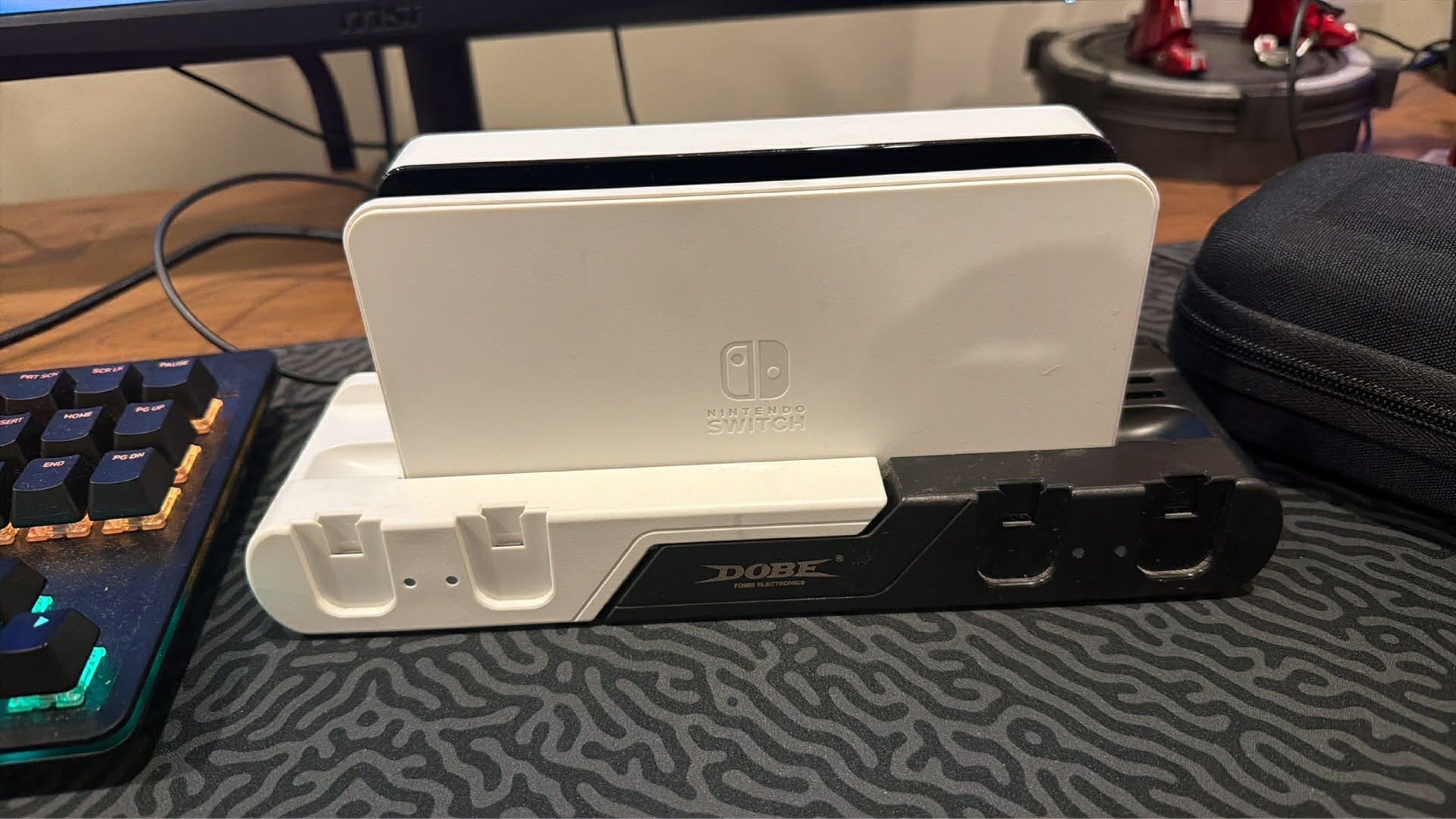 Nintendo Switch (White) V1 OLED BUNDLE with Games (Category: Nintendo) located in Quezon City. Submitted by larancl (Listing ID 1420578277, Image 3). Description: FOR SALE NINTENDO SWITCH (WHITE) OLED BUNDLE!! WITH 2 FREE GAMES: - Little Nightmares II - ZELDA (Breath of the wild) (SEALED) Smooth and no issues! PM for more details No more box. What you see is what you get. Inclusions: Main console with original Joycons Charger HDMI cable Joycon gr