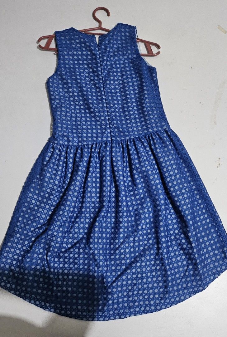 Peppermint Blue Dress Size 14 (Category: Babies & Kids Fashion) located in Manila. Submitted by mikafinds (Listing ID 1420637961, Image 3). Description: - Peppermint blue dress - Size 14 - Sleeveless design - Round neckline - Fitted bodice - Flared skirt - Textured fabric RFS: Outgrown Mode of payment: Gcash Delivery: Shouldered by buyer Mode of Delivery: Lalamove or Grab.