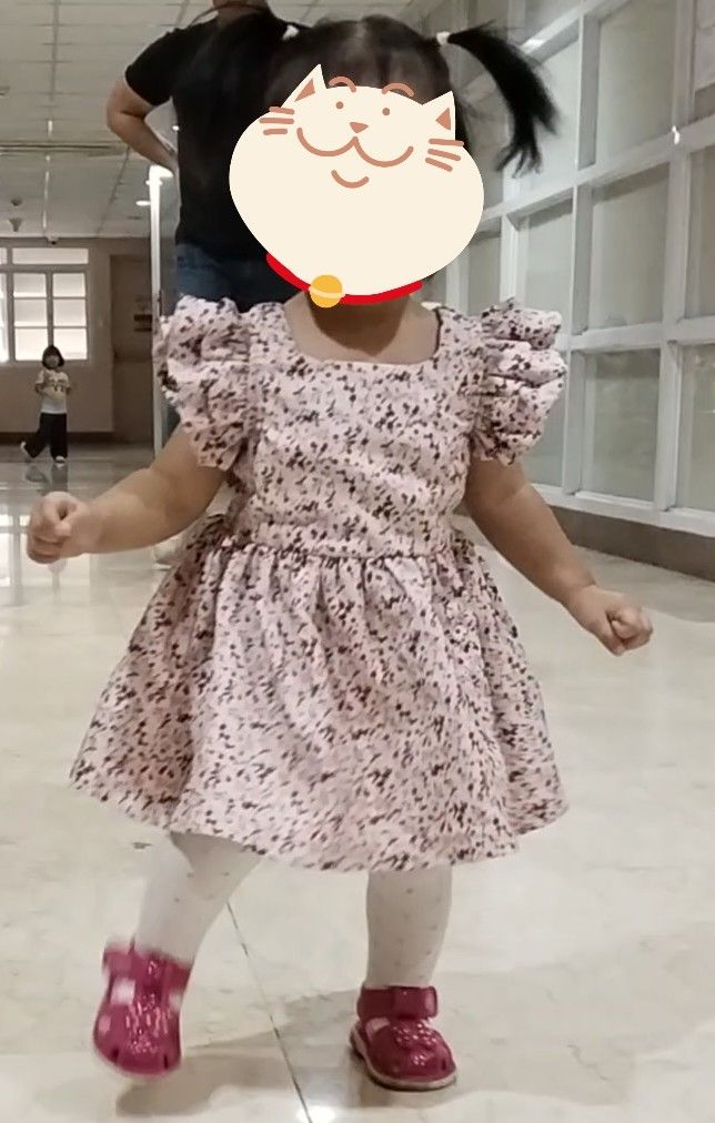 Pink floral dress (Category: Babies & Kids Fashion) located in Quezon City. Submitted by jholouise (Listing ID 1420705834, Image 3). Description: Pink floral dress with inner lining bought in sm used a few times only best fit 6mos can fit up to 1 y.o if petite.