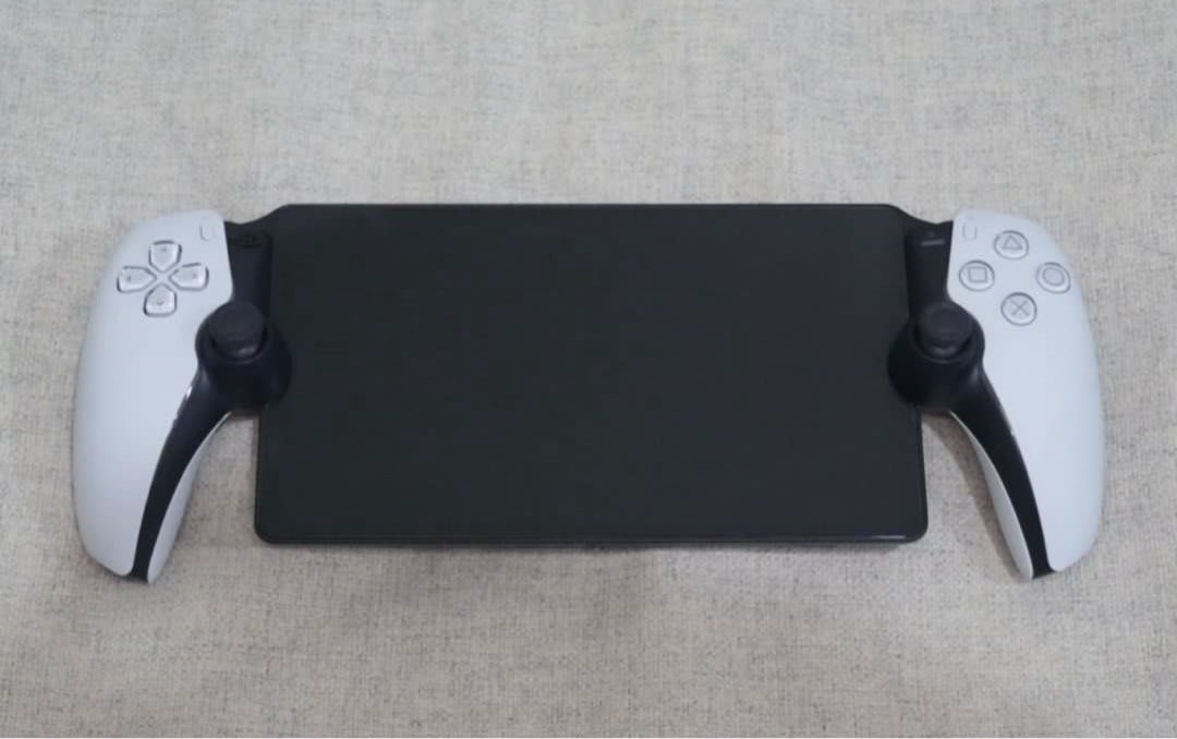 Playstation Portal (Category: PlayStation) located in Santa Rosa. Submitted by tonbonda (Listing ID 1420621593, Image 1). Description: Playstation Portal Lightly Used - Like Brand New With Spigen Tempered Glass Installed since Day 1.