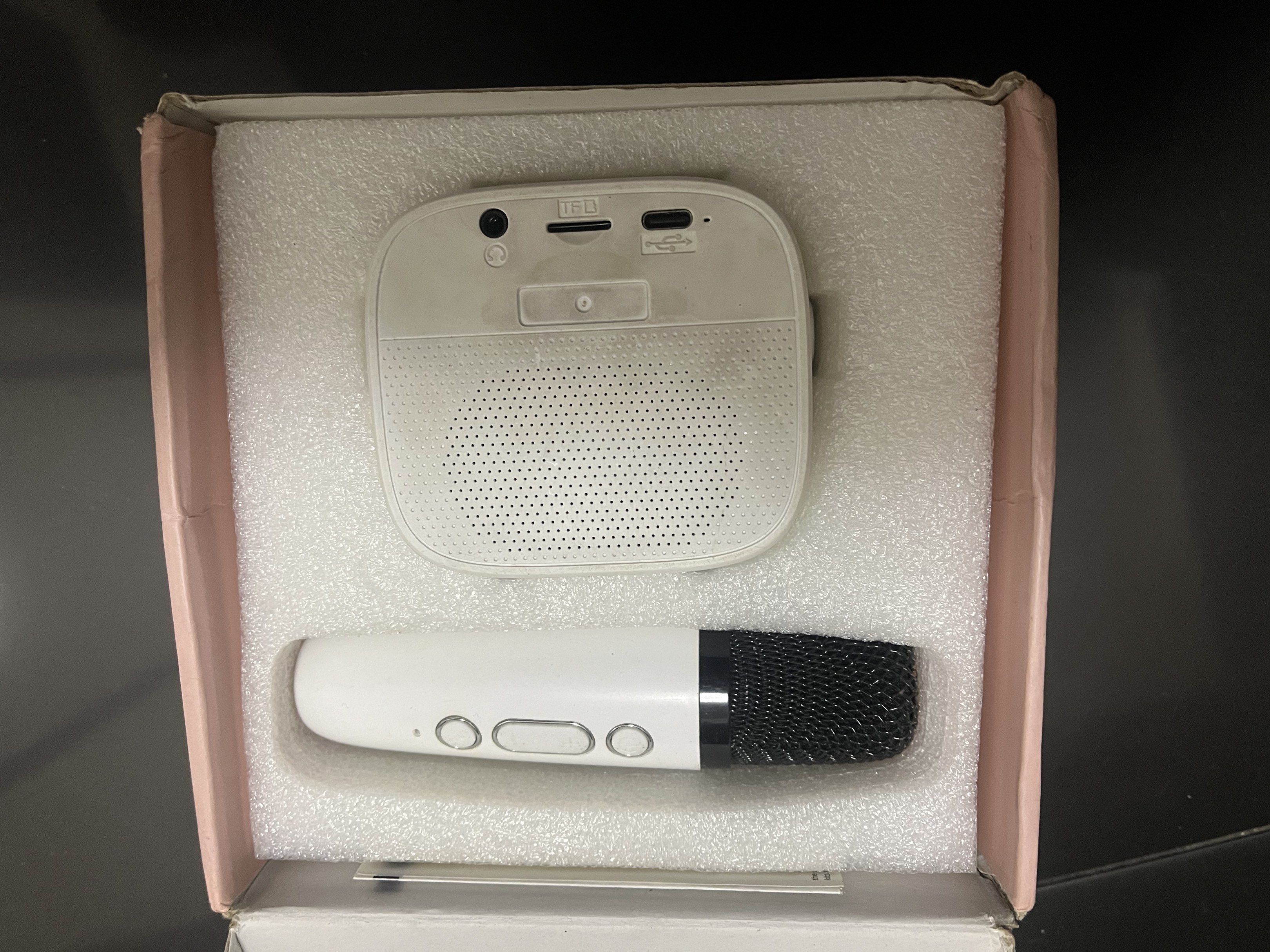 Portable speaker with iMic (Category: Portable Audio Accessories) located in Quezon City. Submitted by mahalkita31 (Listing ID 1420716663, Image 1). Description: .