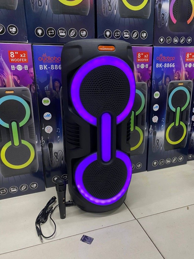 Portable Speaker with Mic (Category: Soundbars, Speakers & Amplifiers) located in Manila. Submitted by jelai.cybyb (Listing ID 1420603594, Image 2). Description: .