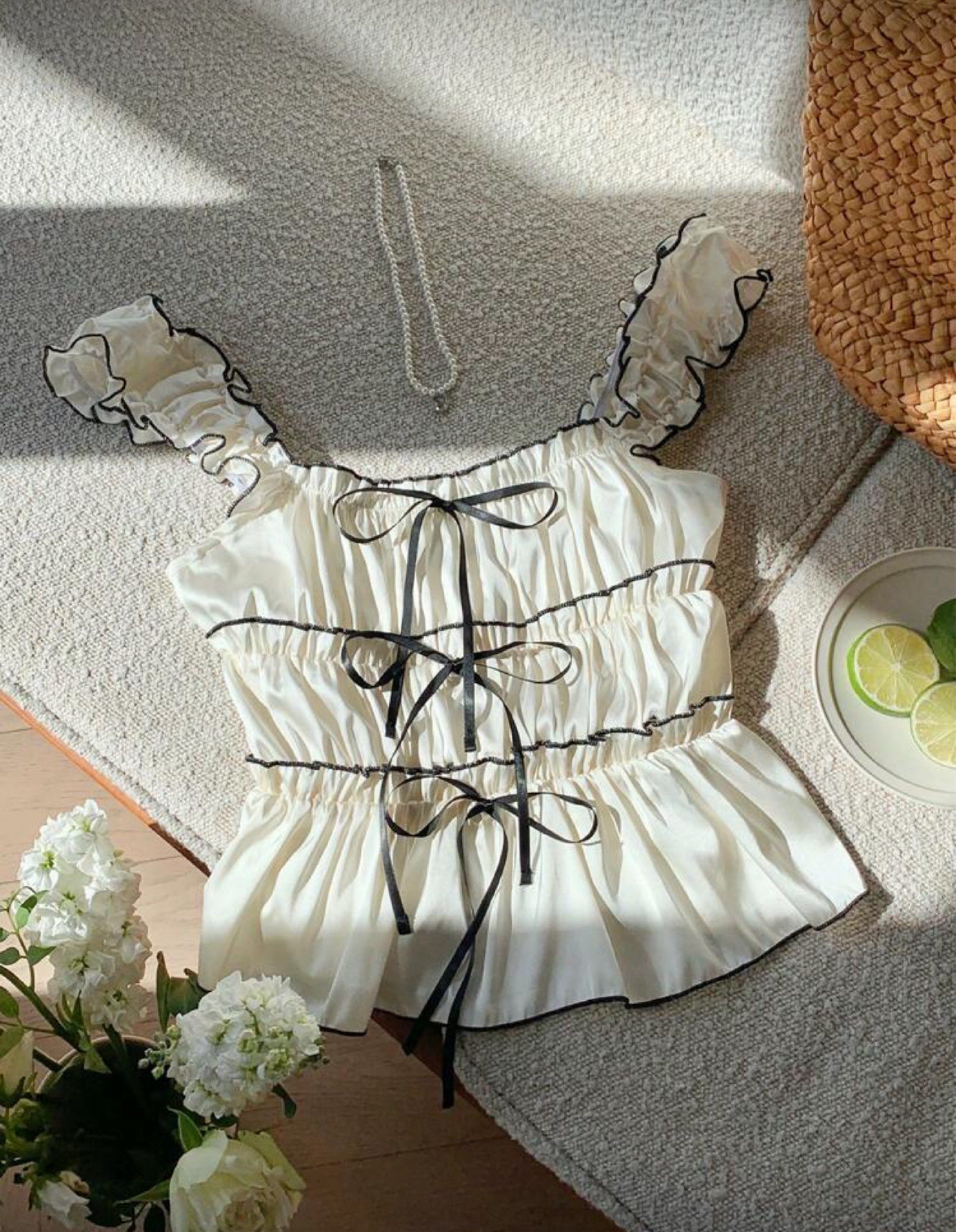 Shein White top (Category: Sleeveless) located in Bacoor. Submitted by natrix (Listing ID 1420724871, Image 1). Description: .