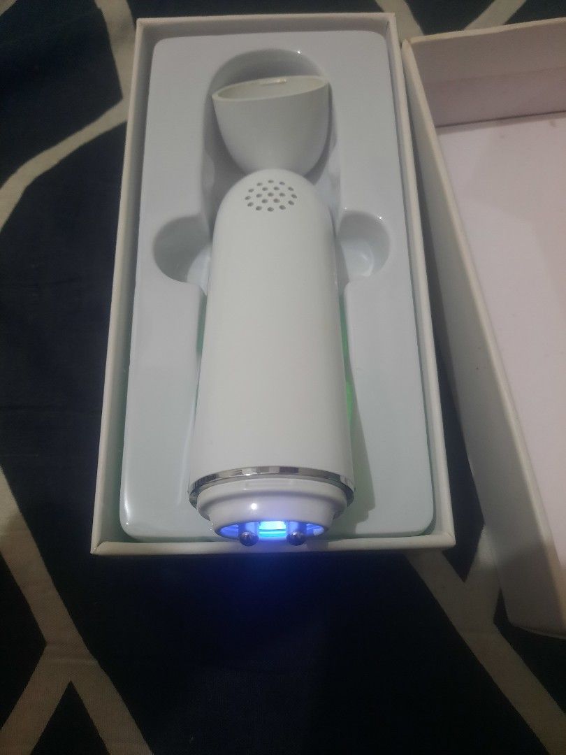 Skin moisture tester (Category: Face Care) located in Manila. Submitted by youbuy21 (Listing ID 1420630697, Image 2). Description: skin moisture tester with freebies .