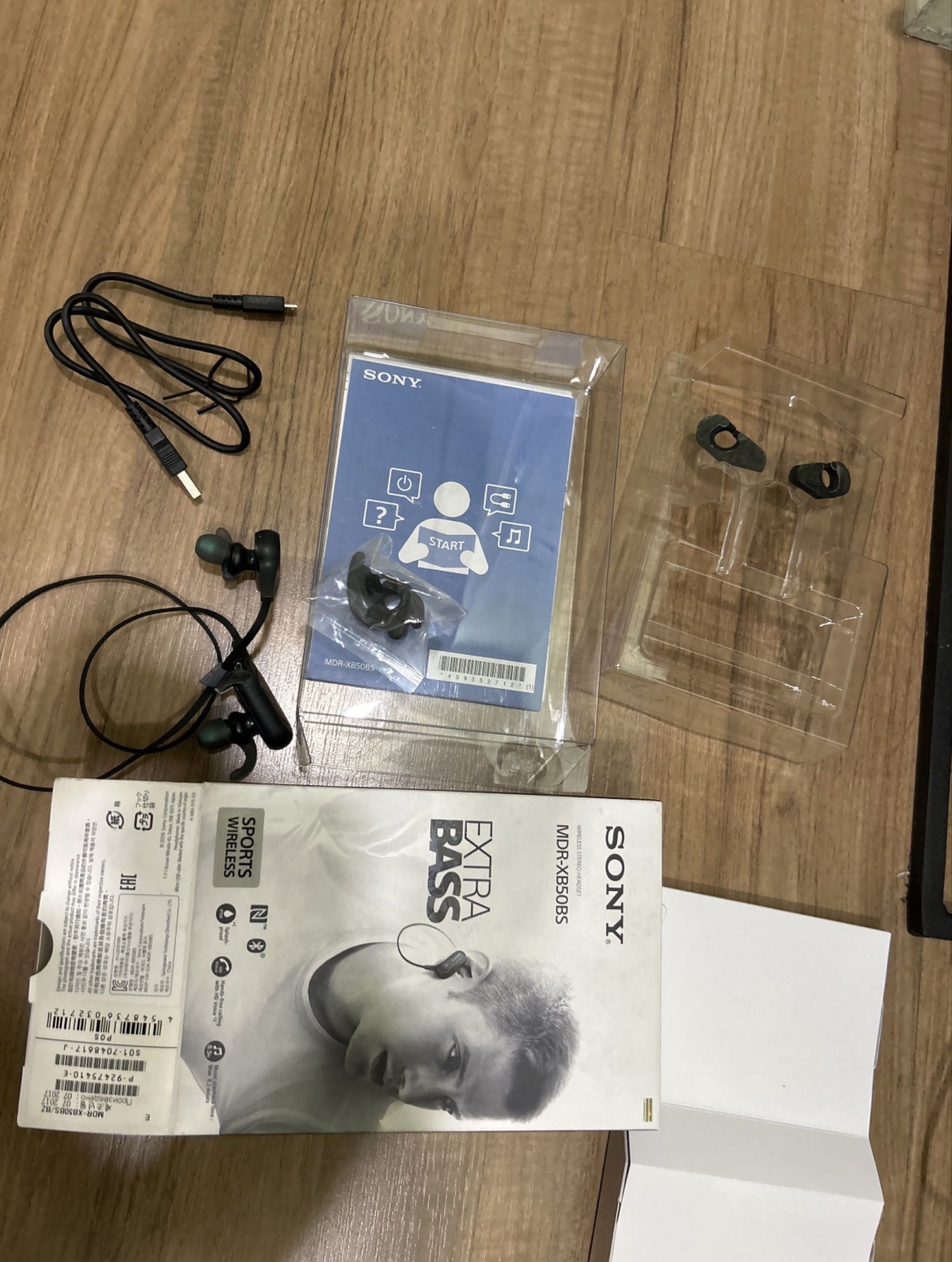 Sony wireless sports earphone (Category: Earphones) located in Manila. Submitted by bentabentalang20 (Listing ID 1375040863, Image 2). Description: Original and slightly used.