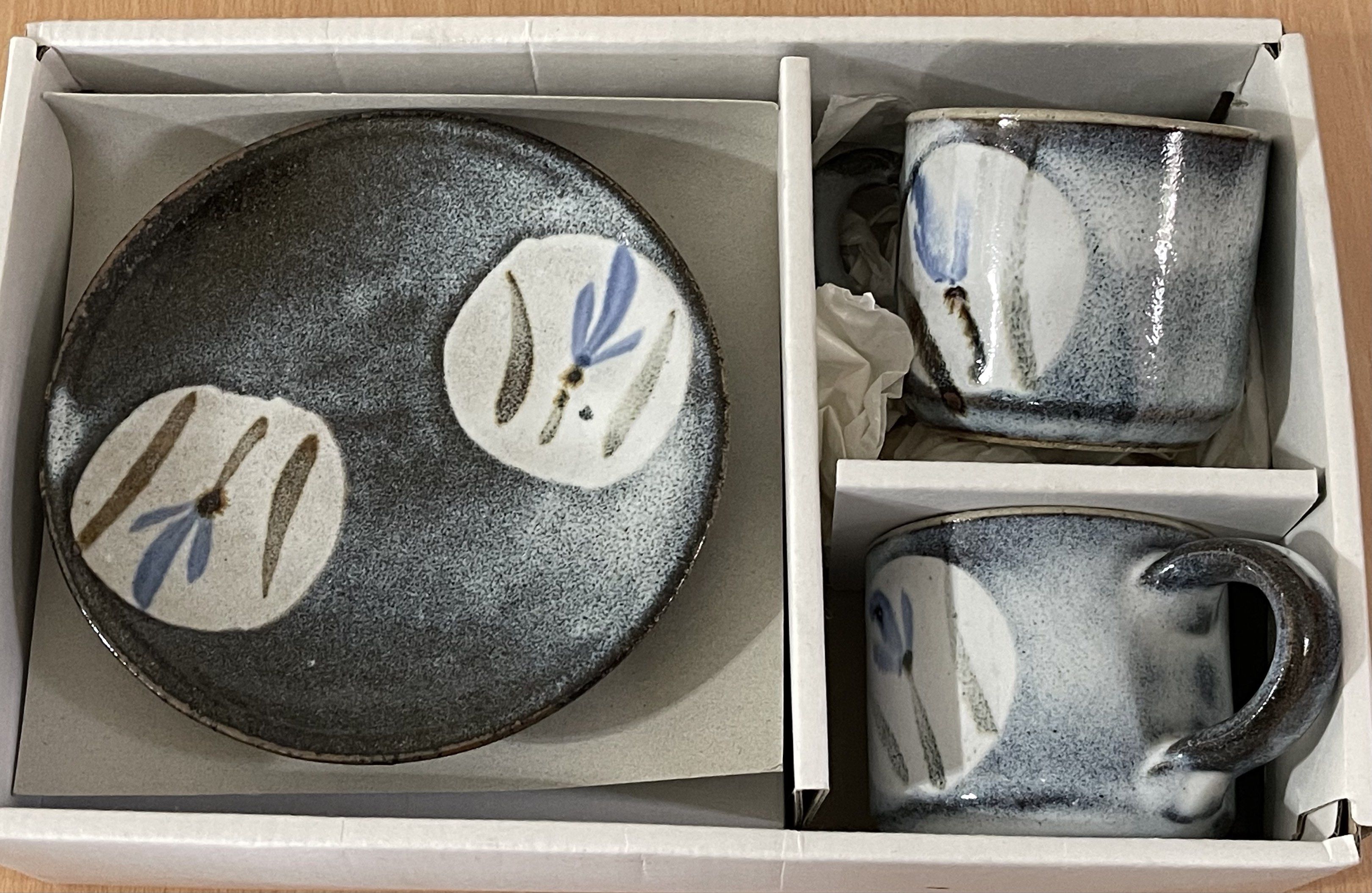 Stoneware cup & saucer gift set (Category: Coffee & Tea Tableware) located in San Fernando. Submitted by japansurpluselyu (Listing ID 1420742732, Image 1). Description: .