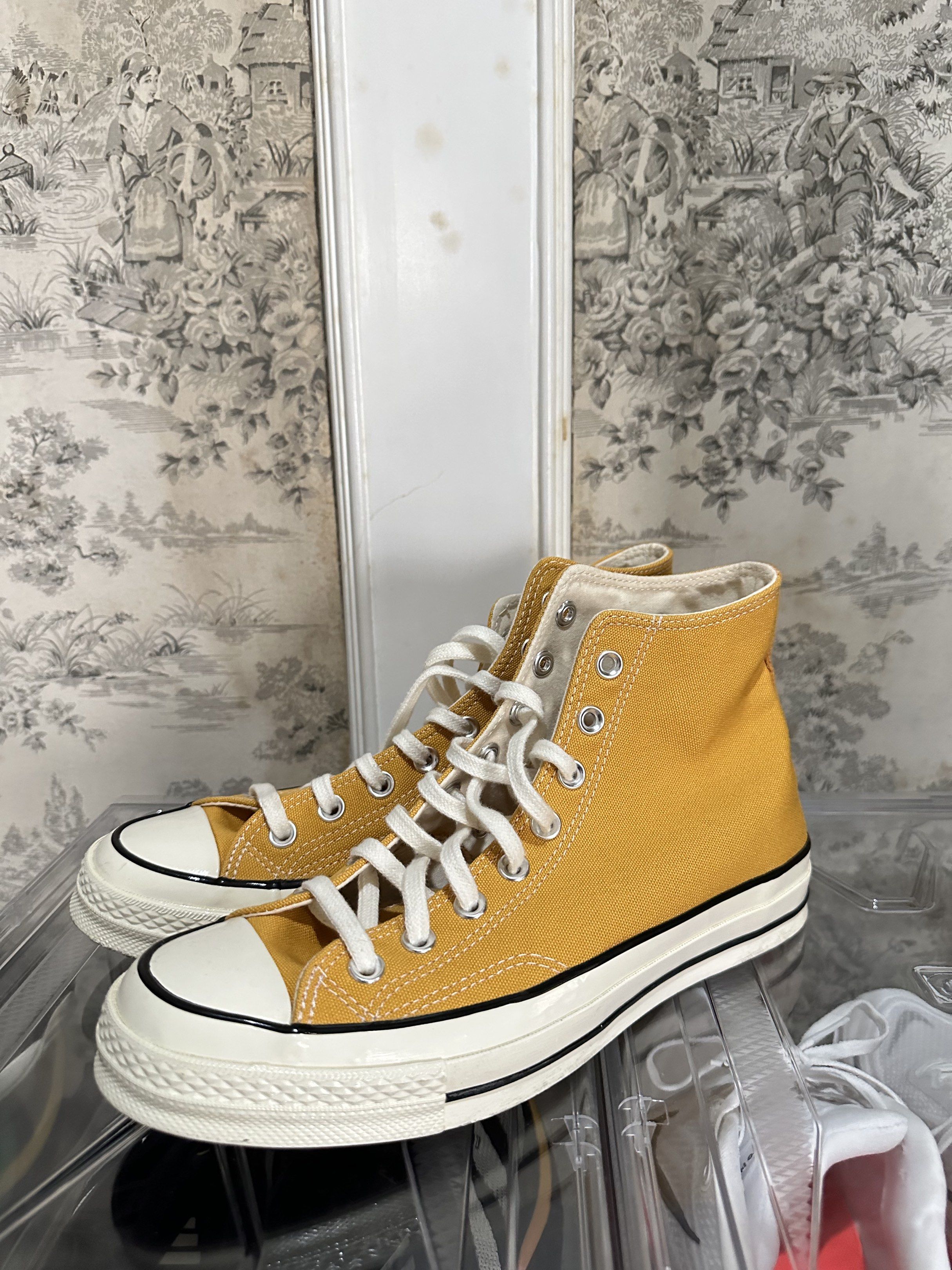 Sunflower Converse All Star Chuck Taylor (Category: Sneakers) located in Pasig City. Submitted by chiccochoco (Listing ID 1420707723, Image 3). Description: - Converse All Star Chuck Taylor - Sunflower color - Size: EU 42 / UK 8 / US 9 - High-top design - Classic Converse style.