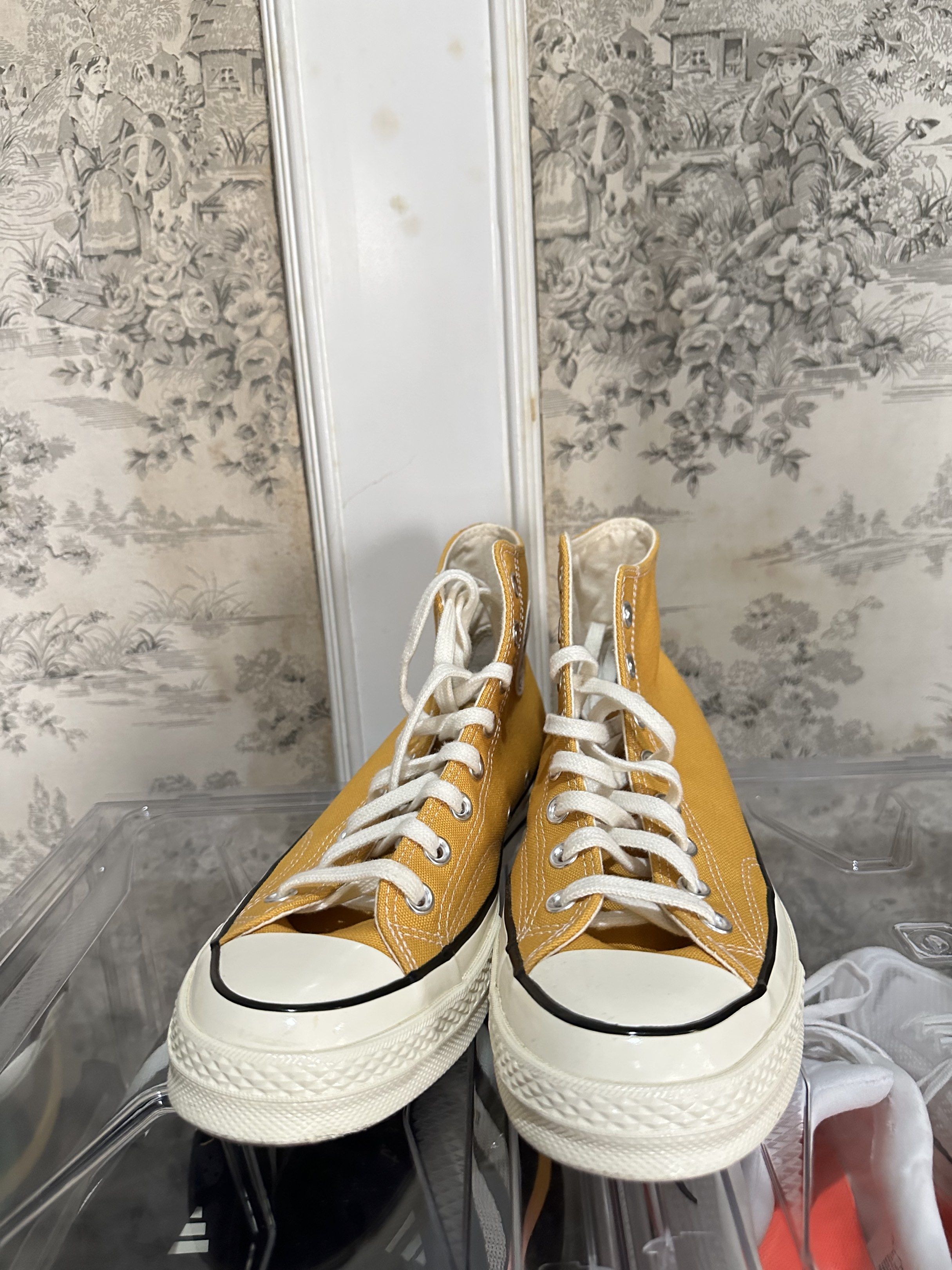 Sunflower Converse All Star Chuck Taylor (Category: Sneakers) located in Pasig City. Submitted by chiccochoco (Listing ID 1420707723, Image 2). Description: - Converse All Star Chuck Taylor - Sunflower color - Size: EU 42 / UK 8 / US 9 - High-top design - Classic Converse style.