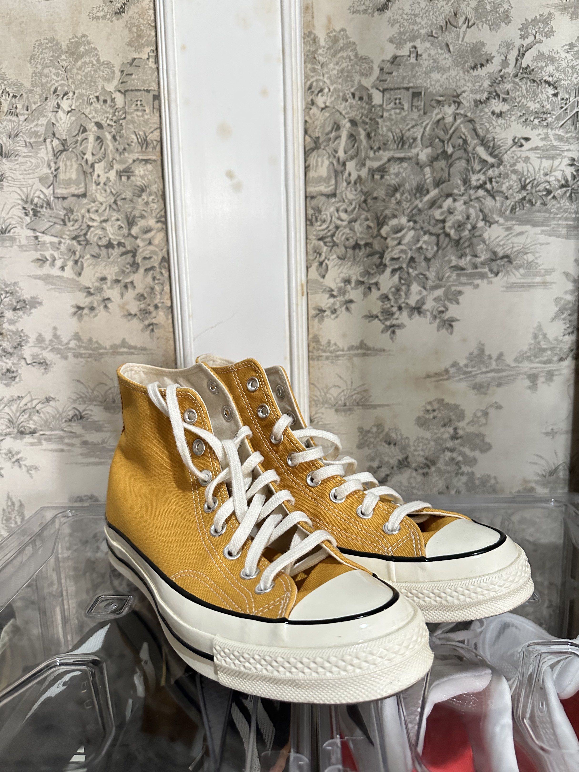 Sunflower Converse All Star Chuck Taylor (Category: Sneakers) located in Pasig City. Submitted by chiccochoco (Listing ID 1420707723, Image 1). Description: - Converse All Star Chuck Taylor - Sunflower color - Size: EU 42 / UK 8 / US 9 - High-top design - Classic Converse style.