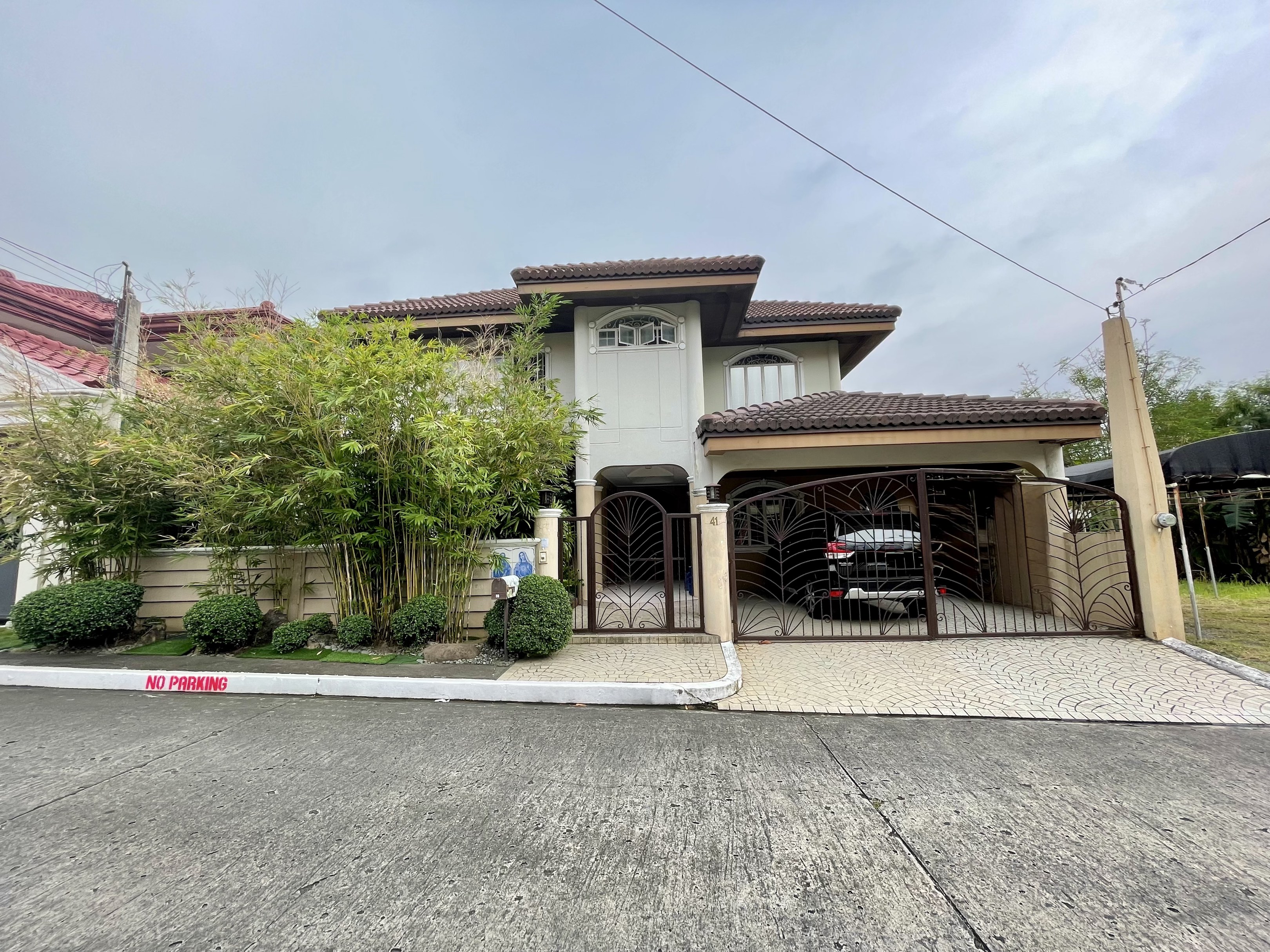 (Category: ) located in . Submitted by blesshomes.09178444676 (Listing ID 1420646256, Image 1). Description: .
