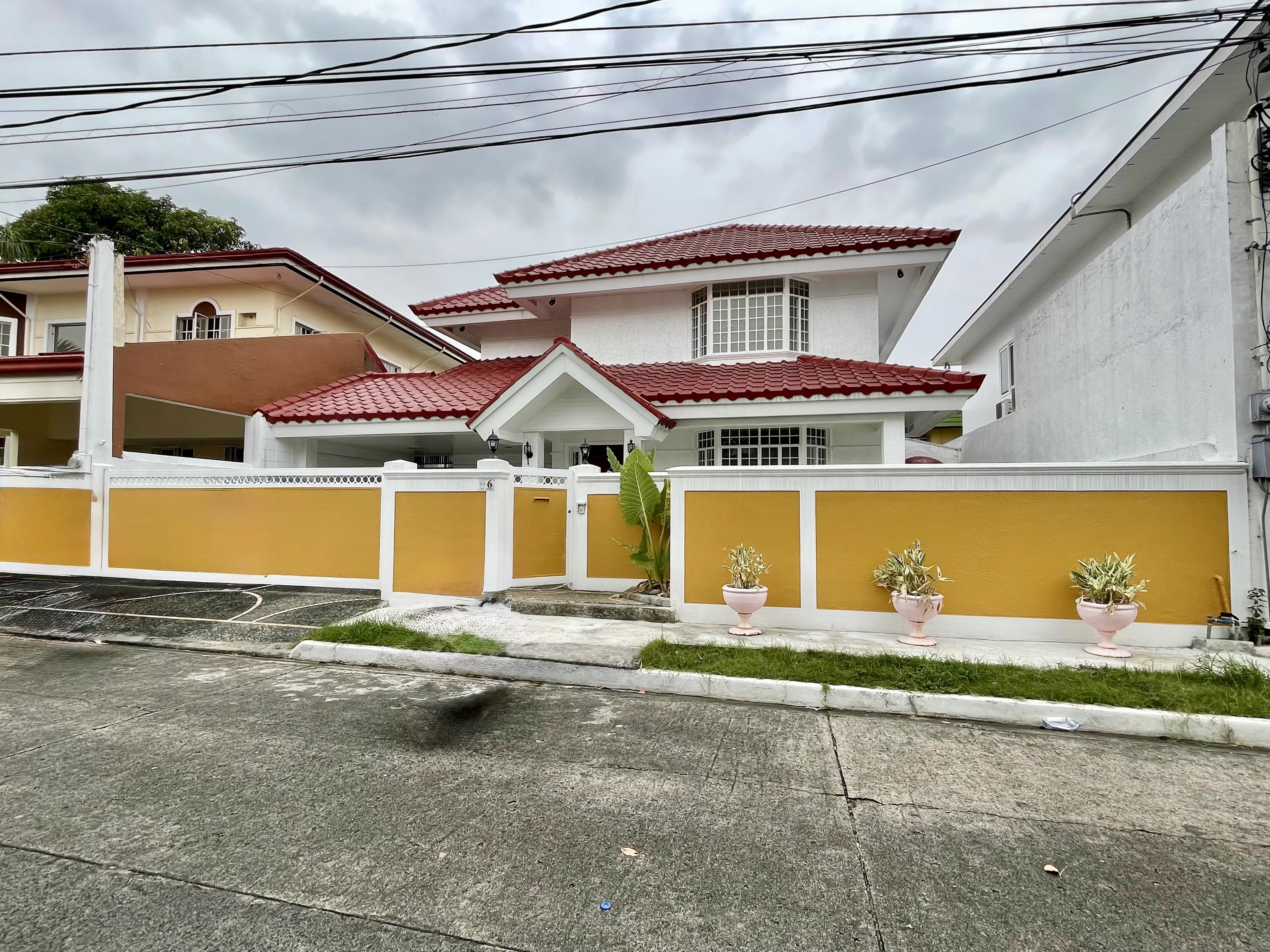 (Category: ) located in . Submitted by blesshomes.09178444676 (Listing ID 1420692982, Image 1). Description: .