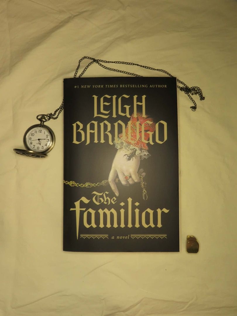 The Familiar - Leigh Bardugo (Category: Storybooks) located in Quezon City. Submitted by m_marcella (Listing ID 1420593486, Image 2). Description: Brand new Bought from Fullybooked, 100% Original RFS: Already Read Message for more deets.