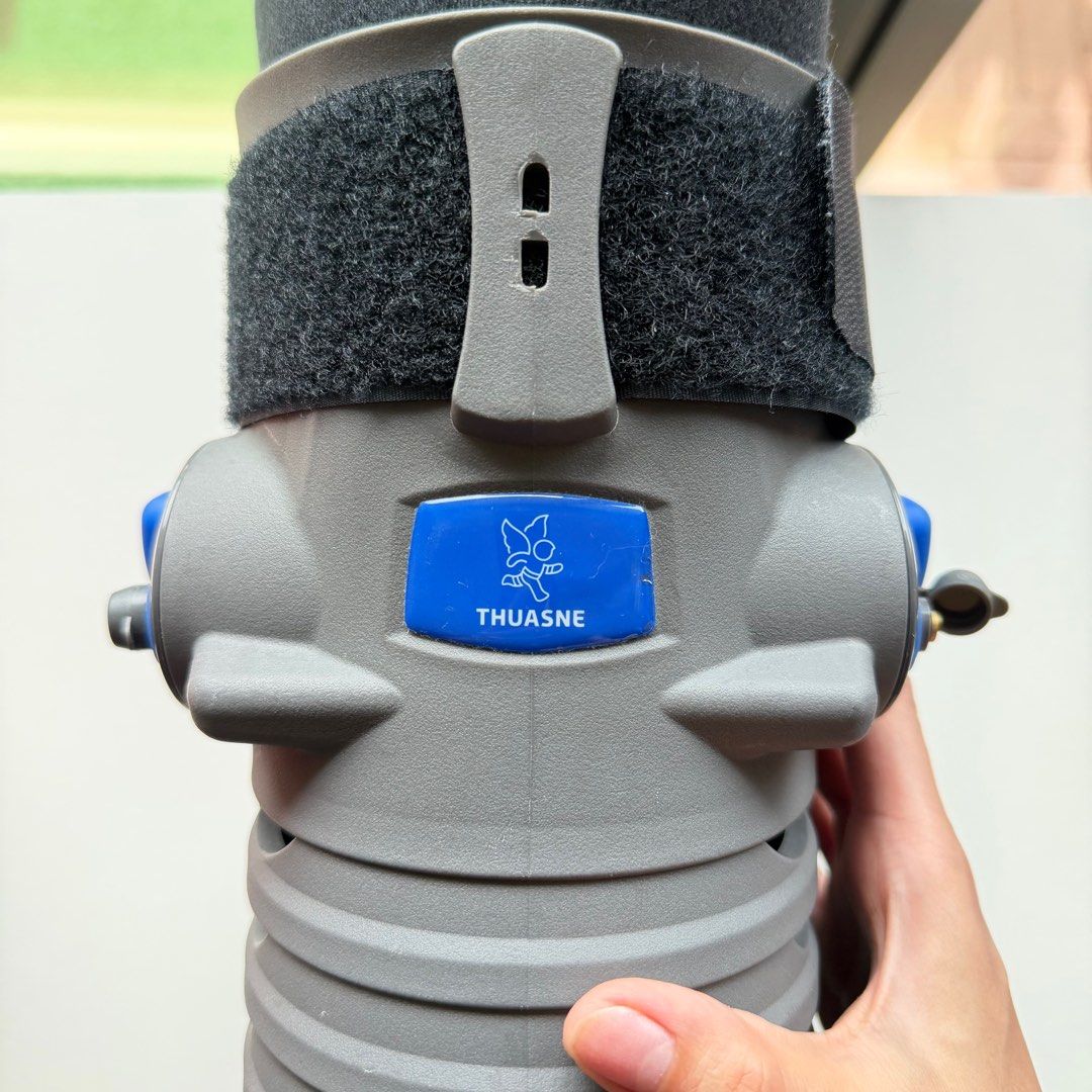 THUASNE XLR8 (Walker Boot With Inflatable Inserts) (Aircast / Walking Boot) (Category: Medical Supplies & Tools) located in Taguig. Submitted by Yukandfriends (Listing ID 1420608504, Image 3). Description: XLR8 TD MID CALF WALKER BOOT M (SIZE 39-43) Used lightly for 3 months only. .