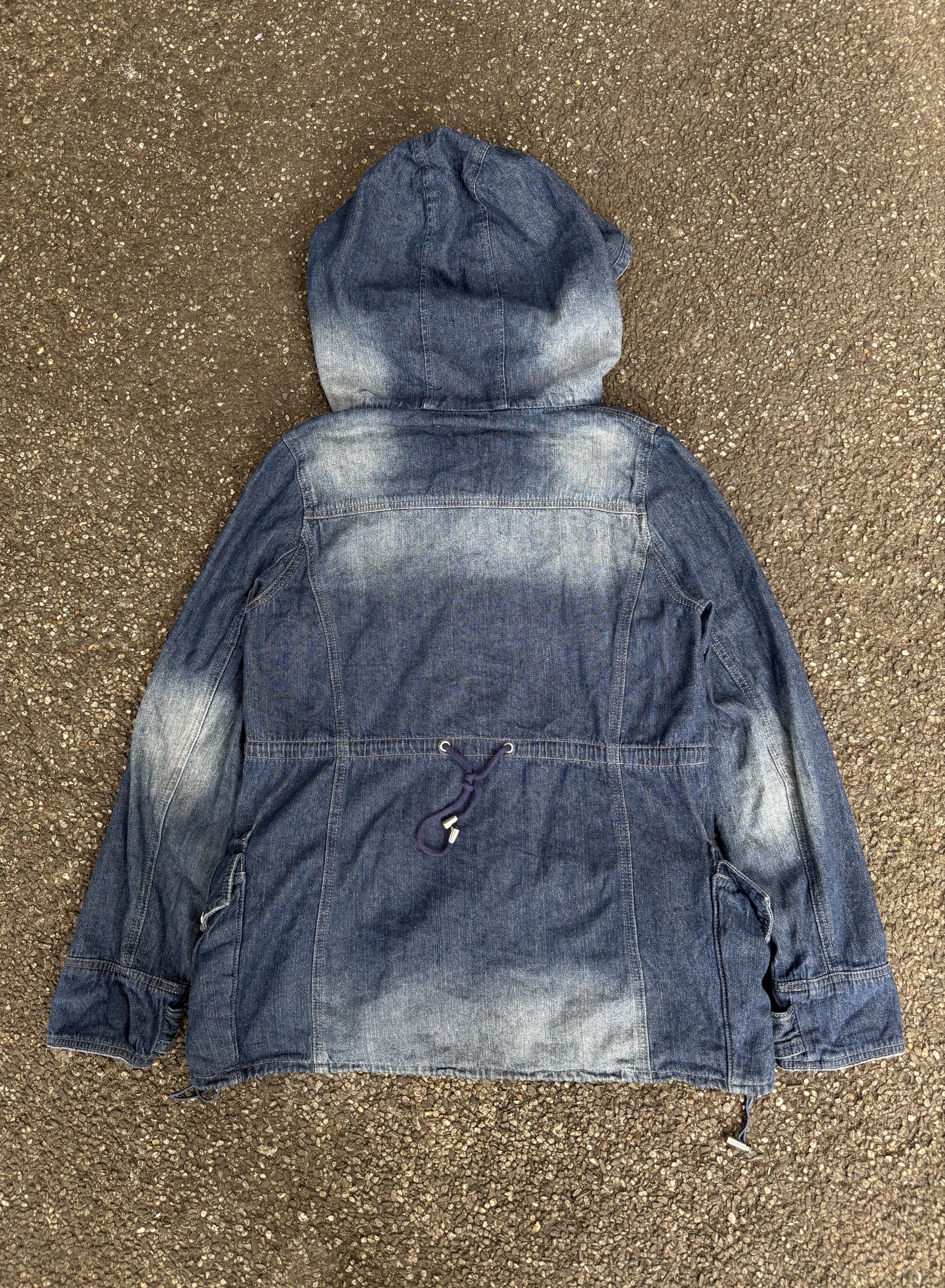 Vintage Backs Japan Napoleon Soft Denim Jacket (Category: Coats, Jackets and Outerwear) located in Quezon City. Submitted by though.bare (Listing ID 1420671192, Image 3). Description: Fits on M-XL for Women In good, worn condition. Lacks one button. Width : 18.5" Length : 25.5" Sleeve : 24.5" Shoulder : 14" Listings not marked sold/reserved are available for purchase Feel free to send me a DM for inquiries! Payment thru GCash/Maya only These are 