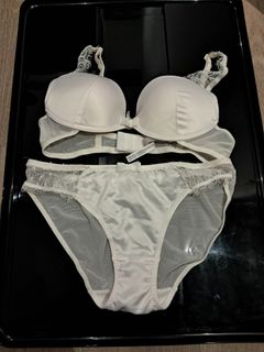 (Category: ) located in . Submitted by lxxgxxxx (Listing ID 1420698417, Image 1). Description: .