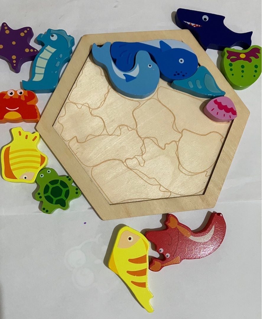 Wooden animal puzzle (Category: Board Games & Puzzles) located in Quezon City. Submitted by happy_starlight (Listing ID 1420588886, Image 3). Description: .