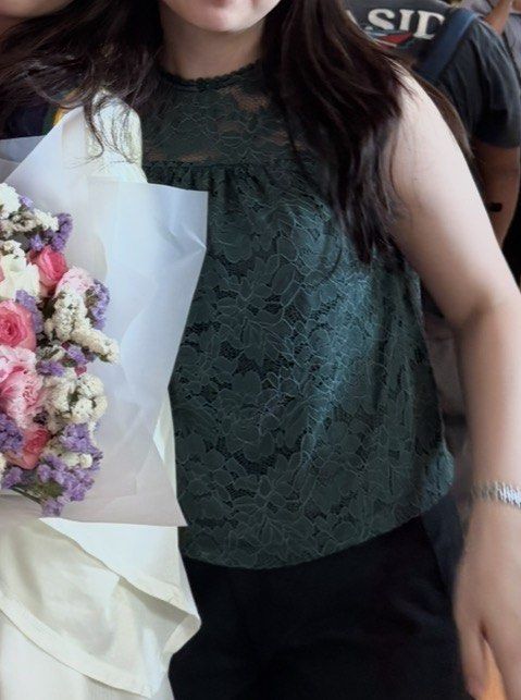 Zac & Rachel - Lace Top - Size S (Category: Sleeveless) located in Quezon City. Submitted by isellthingspt2 (Listing ID 1420626288, Image 3). Description: .