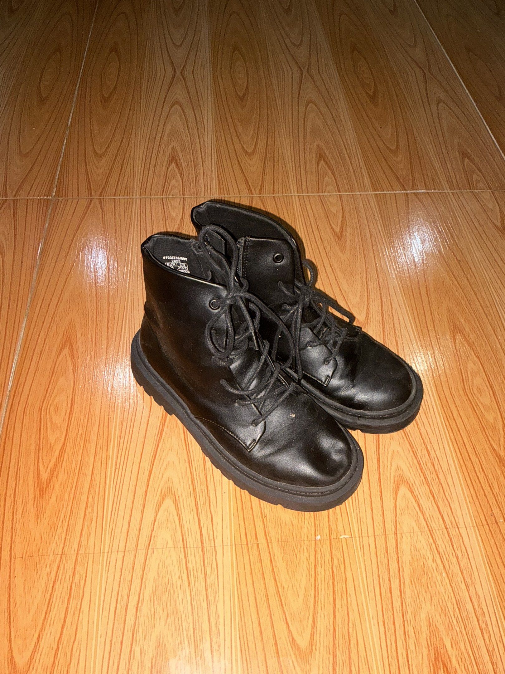 Zara boots for men (kids) (Category: Babies & Kids Fashion) located in Tacloban City. Submitted by pauuquin (Listing ID 1420657576, Image 2). Description: RFS: this shoe did not fit my little brother. never been used before. the size is 37. 100% authentic. fixed price. pm me for more photos strictly, payment first. sf shouldered by buyer. .