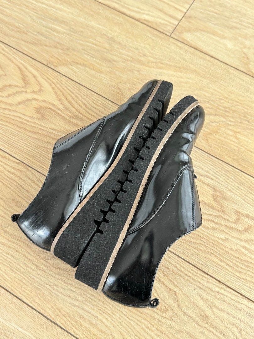 Zara Oxfords (Category: Flats & Sandals) located in Mandaluyong City. Submitted by clearanceaa (Listing ID 1420623193, Image 2). Description: Size 7.