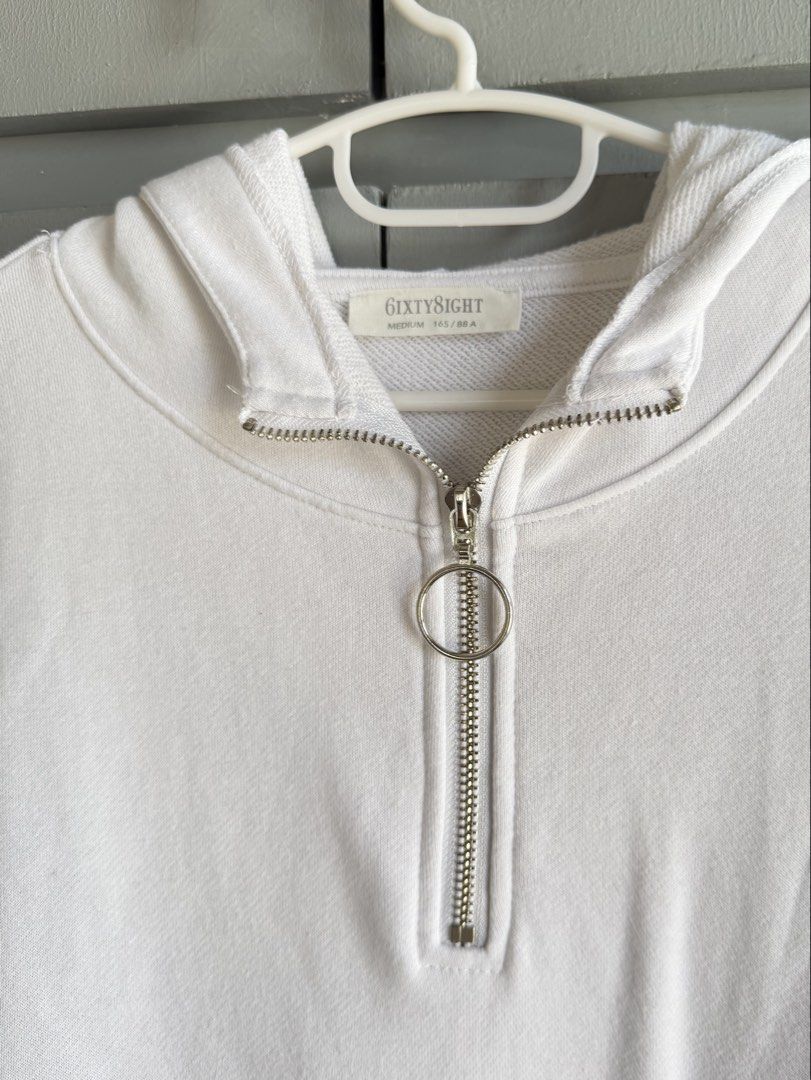 6IXTY8IGHT White Quarter Zip Hoodie (Category: Coats, Jackets and Outerwear) located in San Juan City. Submitted by itemsfromkam (Listing ID 1423986752, Image 3). Description: • M on tag, oversized fit for S-M • has front pocket, w hoodie.