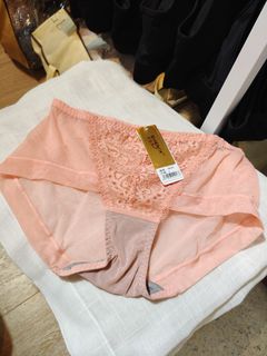 （分類：）位於 。 由 withqueenie 提交（商品編號 1424042570，圖片 1）。簡介： 。