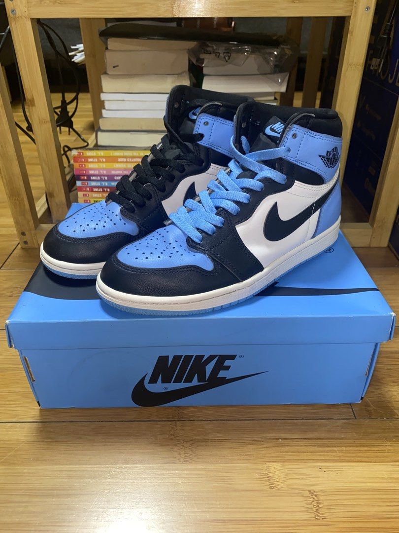 Air Jordan 1 Retro High OG UNC Toe (Category: Sneakers) located in Las Pinas. Submitted by bluerlim (Listing ID 1424131494, Image 1). Description: - Size 7 US - Worn - OG Box - Incomplete Extra Laces (comes w/ replacement Jordan black laces instead) .