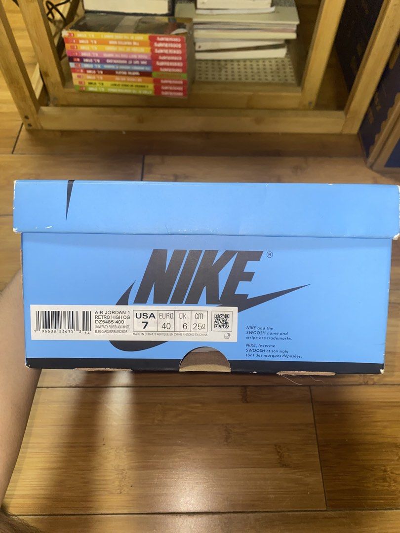Air Jordan 1 Retro High OG UNC Toe (Category: Sneakers) located in Las Pinas. Submitted by bluerlim (Listing ID 1424131494, Image 2). Description: - Size 7 US - Worn - OG Box - Incomplete Extra Laces (comes w/ replacement Jordan black laces instead) .