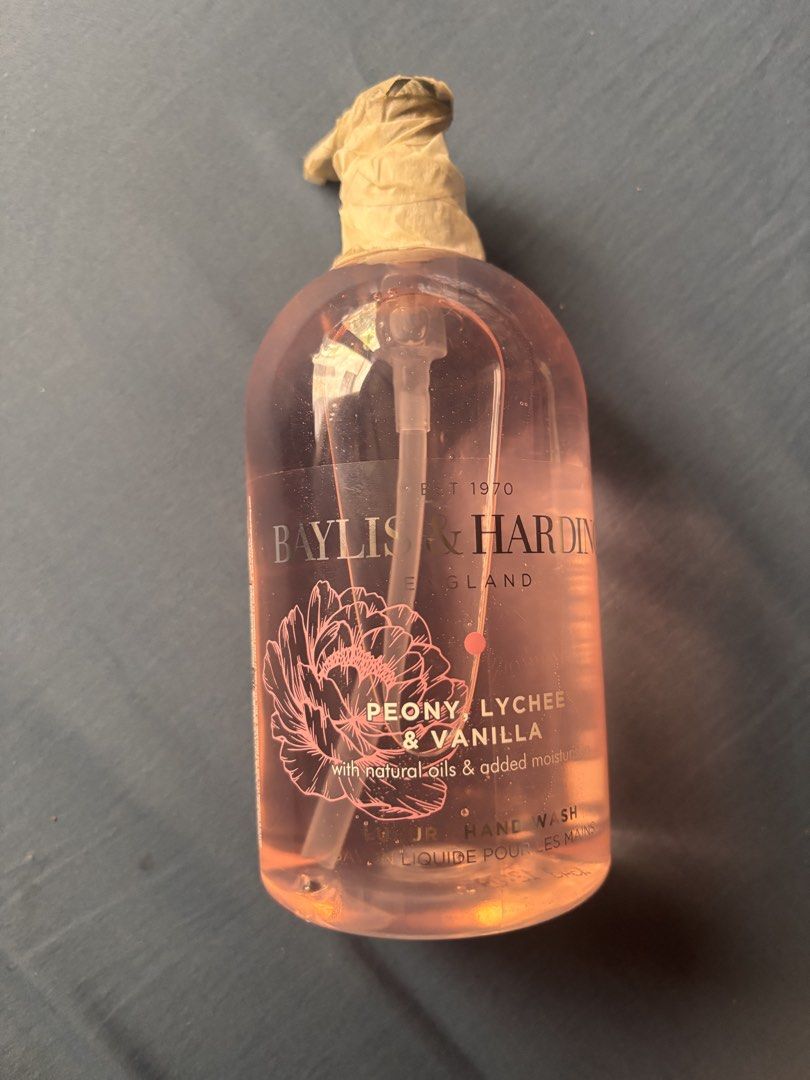 Baylis & Harding Peony Lychee & Vanilla Hand Wash (Category: Bath) located in Makati City. Submitted by shelfdestash (Listing ID 1424041909, Image 1). Description: - Baylis & Harding Hand Wash 500ml - Scent: Peony, Lychee & Vanilla - Contains natural oils - Added moisturizers - Liquid hand wash - Bottle sealed for freshness .