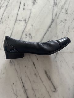 (Category: ) located in . Submitted by help_clear_my_wardrobe (Listing ID 1424009091, Image 1). Description: .