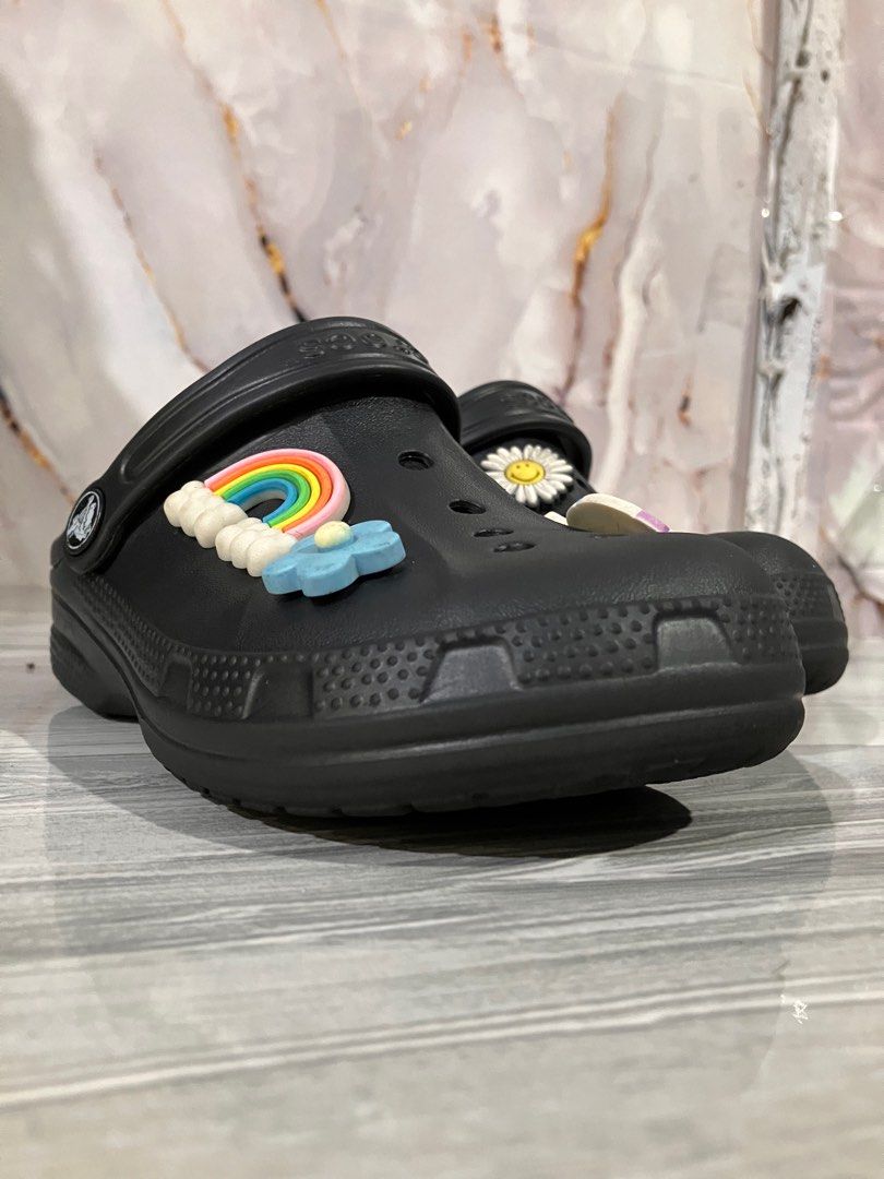 BLACK CROCS CLASSIC CLOGS SIZE 19 CM WOMEN (Category: Flats & Sandals) located in General Mariano Alvarez. Submitted by adonid (Listing ID 1424038630, Image 2). Description: BLACK CROCS CLASSIC CLOGS ORIGINAL BLACK CROCS CLASSIC CLOGS GOOD CONDITION NORMAL SIGN OF USAGE ONLY SIZE 19 WOMEN.