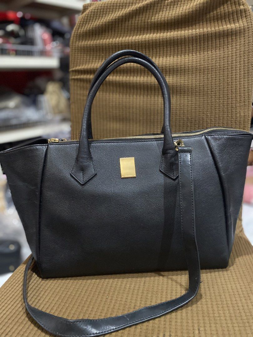 Branded Bags Office Bags (Category: Shoulder Bags) located in Cadiz. Submitted by saveandstyleph (Listing ID 1424138542, Image 3). Description: .