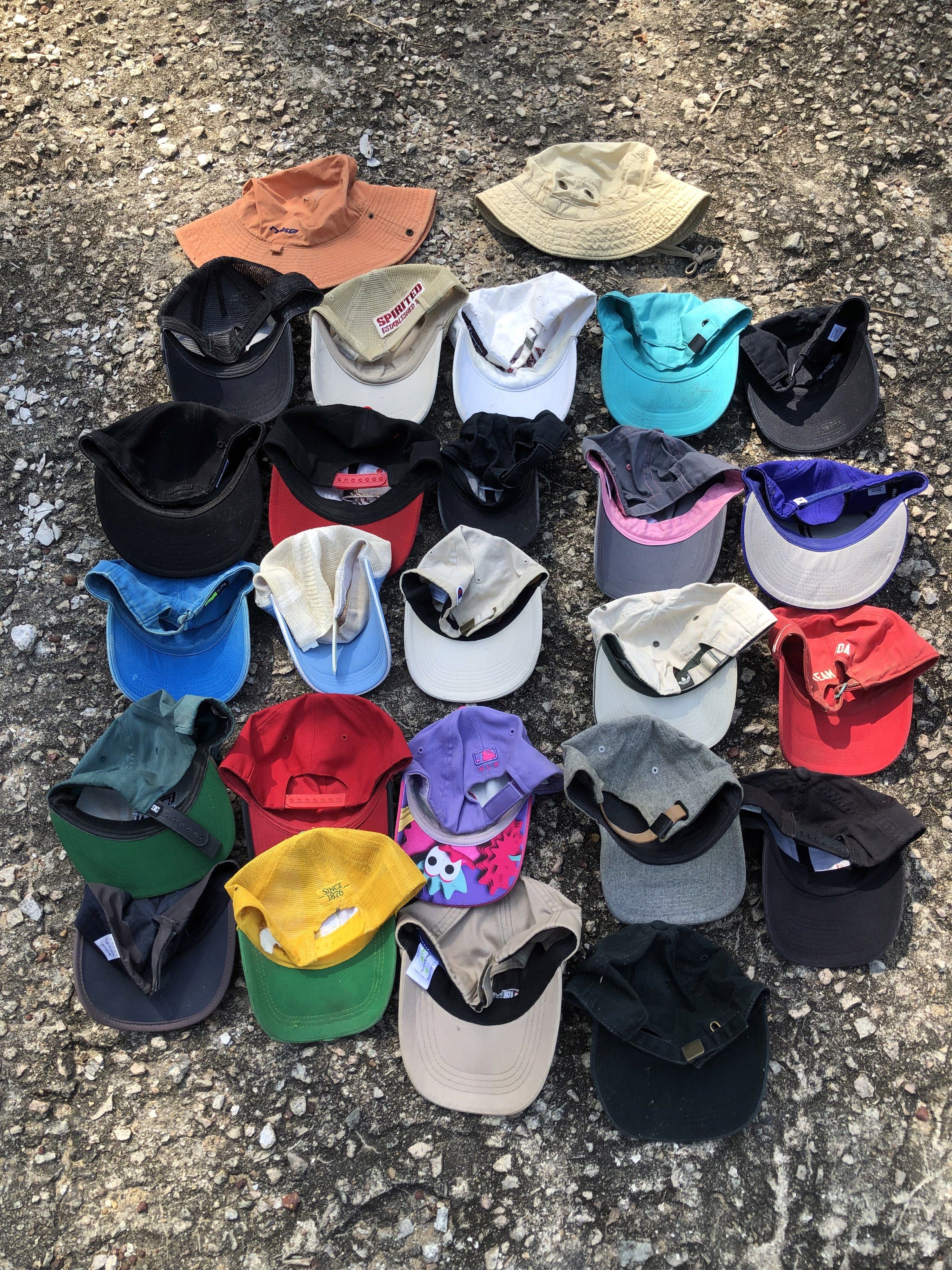 CAP BUNDLE COMBO (Category: Cap & Hats) located in Machang. Submitted by mistorecolecti0n (Listing ID 1424137572, Image 2). Description: ambik semua sekli harga boleh offer lg.