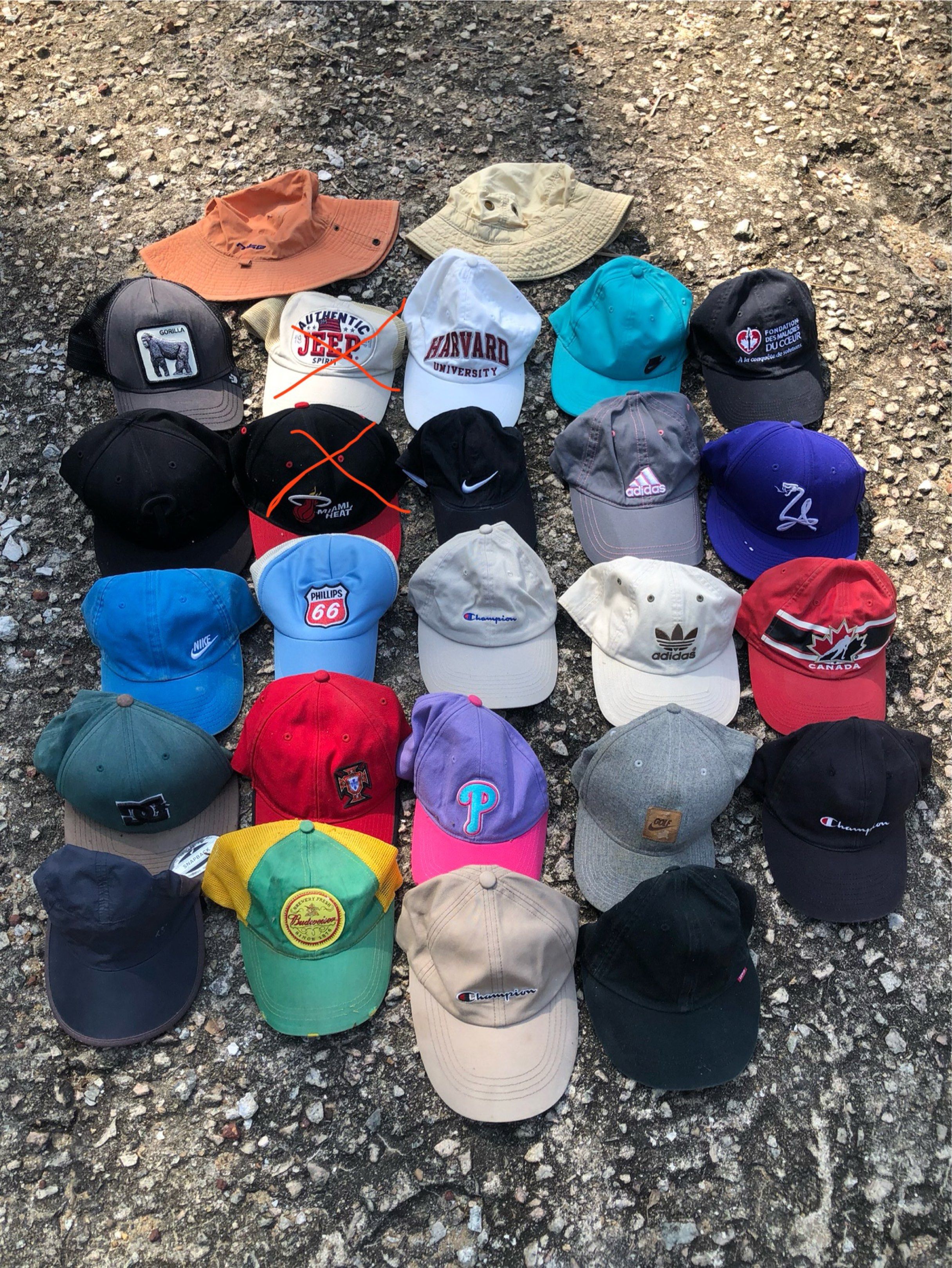 CAP BUNDLE COMBO (Category: Cap & Hats) located in Machang. Submitted by mistorecolecti0n (Listing ID 1424137572, Image 1). Description: ambik semua sekli harga boleh offer lg.