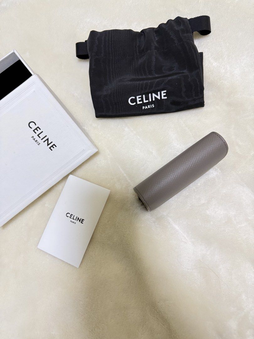 Celine Small Wallet (Category: Luxury Bags & Wallets) located in Manila. Submitted by cm_luxe (Listing ID 1424147780, Image 3). Description: Available ✨ Like New Condition CELINE Small Trifold Wallet 💯 Authentic! Material: Grained calfskin leather 33k.
