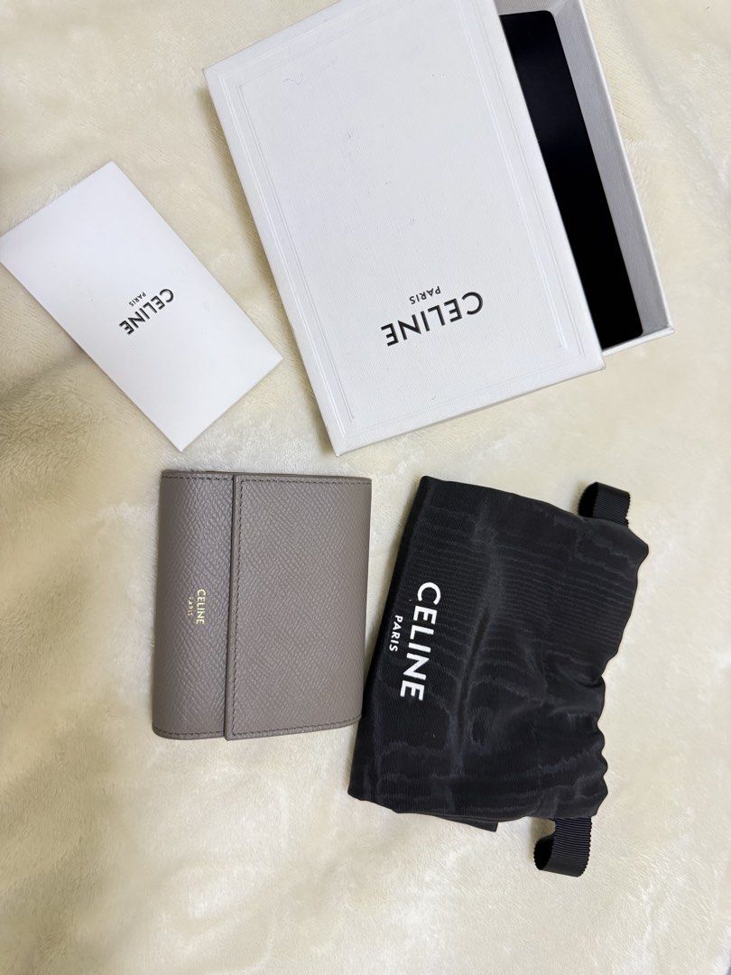 Celine Small Wallet (Category: Luxury Bags & Wallets) located in Manila. Submitted by cm_luxe (Listing ID 1424147780, Image 1). Description: Available ✨ Like New Condition CELINE Small Trifold Wallet 💯 Authentic! Material: Grained calfskin leather 33k.