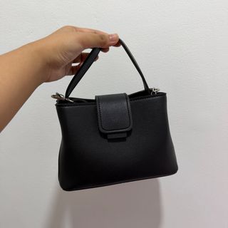 (Category: ) located in . Submitted by pl.closet (Listing ID 1423979269, Image 1). Description: .