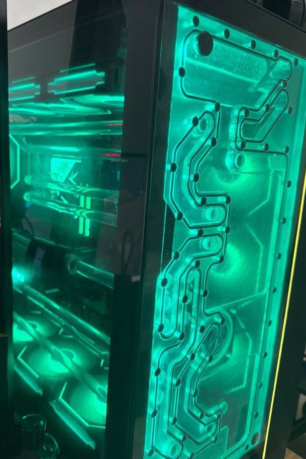 CUSTOM BUILT CUSTOM LOOP WATERCOOLED PC65604568734081110